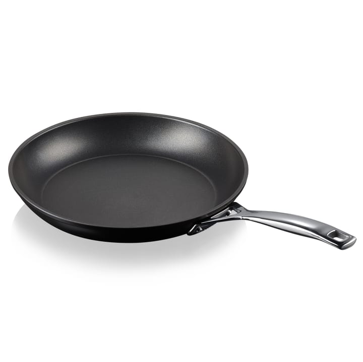 Le Creuset aluminum frying pan, 4.5x28 cm Le Creuset