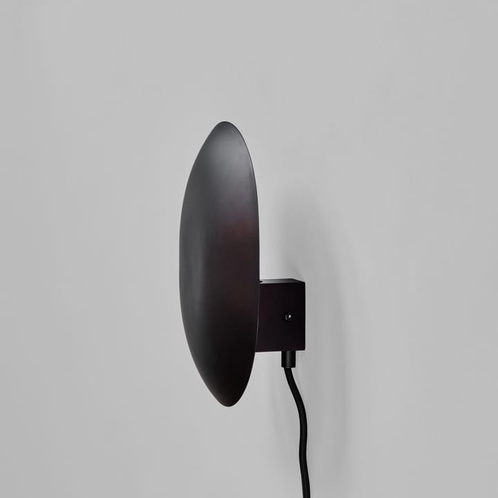 Clam wall lamp 26 cm, Burned black 101 Copenhagen