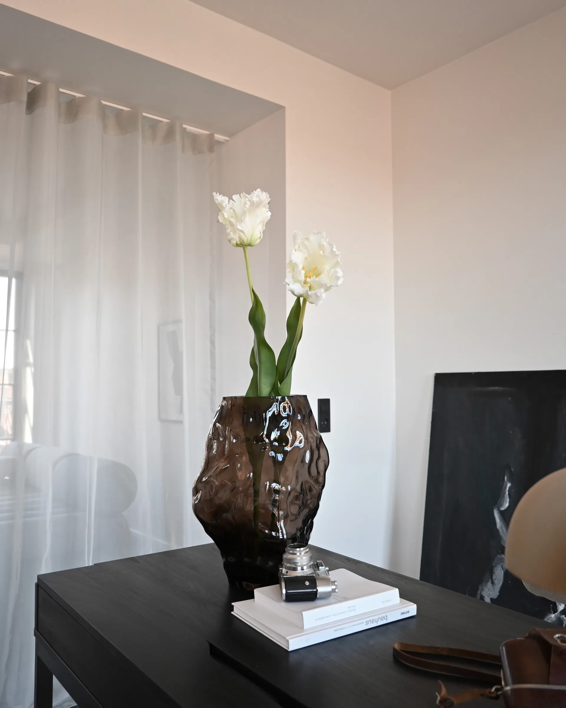 Katachi vase medium, Smoked forest 101 Copenhagen