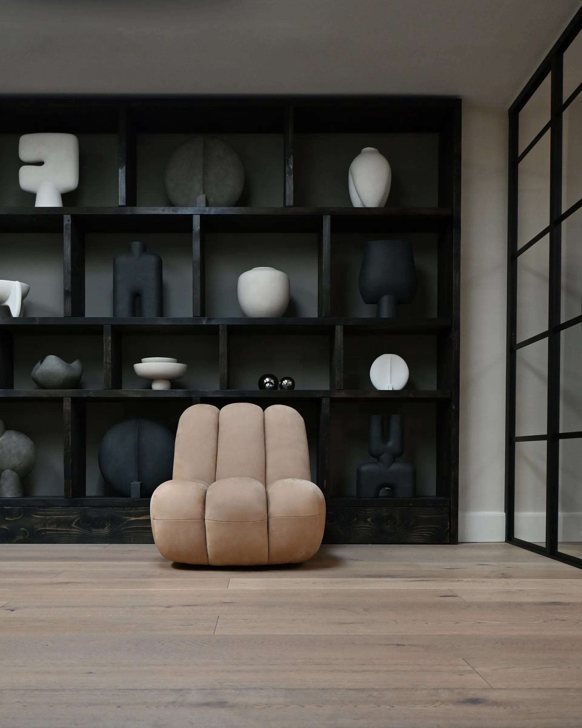 Toe lounge chair, Nubuck 101 Copenhagen