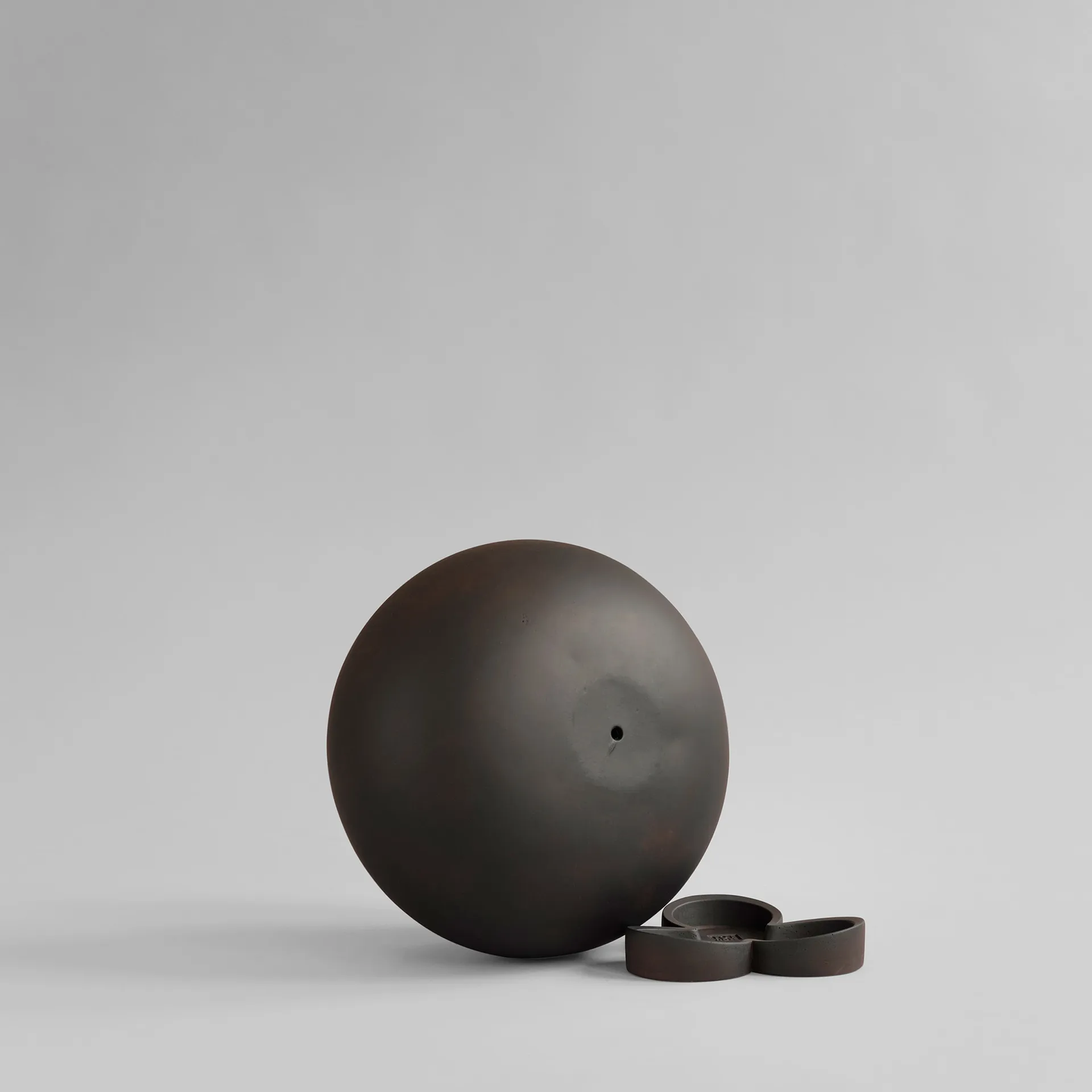 Urchin flower pot mini Ø35 cm, Coffee 101 Copenhagen