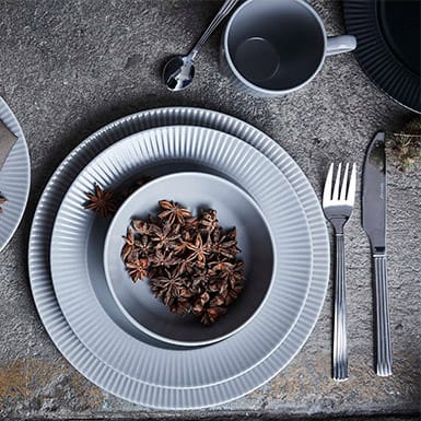 Groovy deep plate Ø 23 cm, Grey Aida
