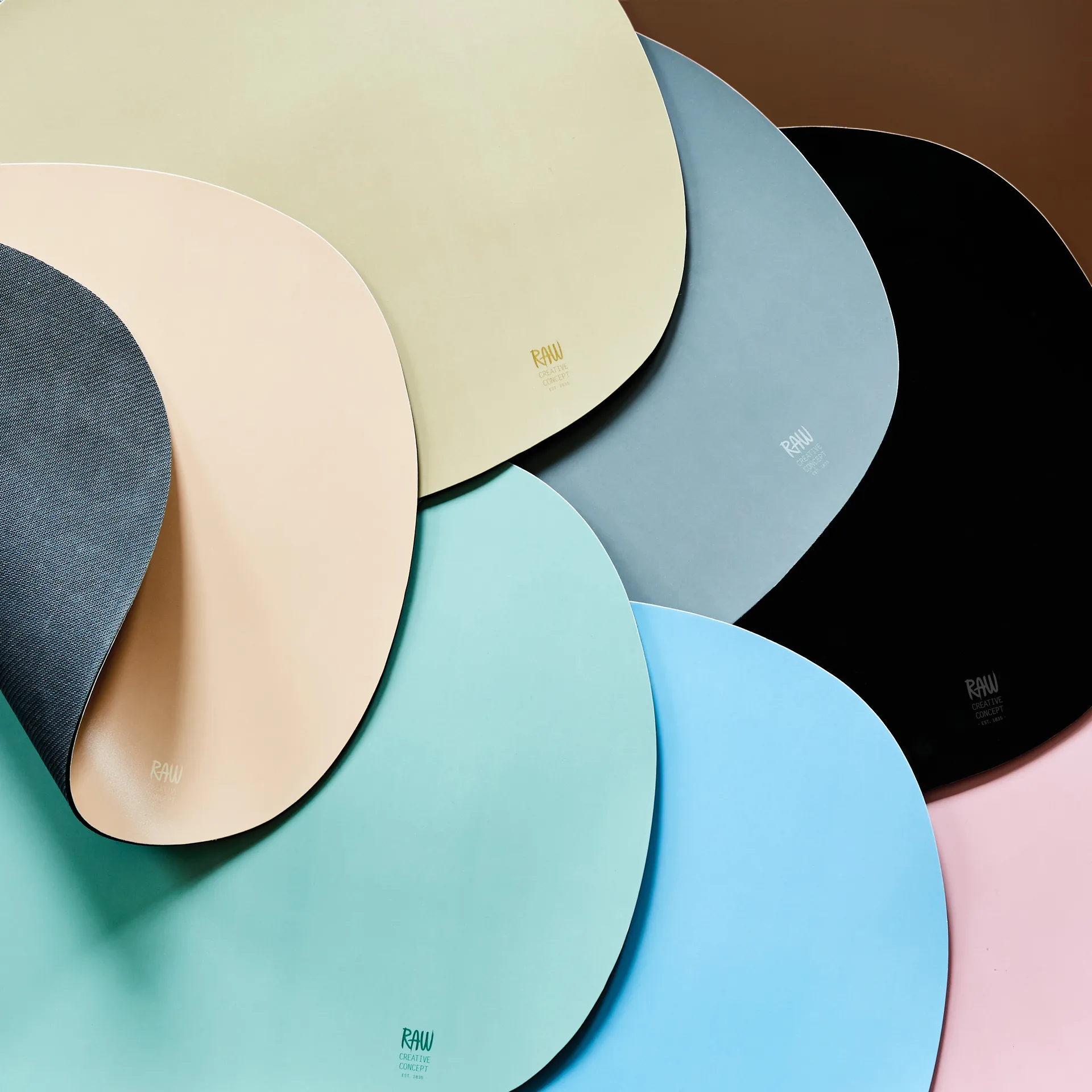 Raw creative placemat silicone 41x33.5 cm, Green Aida