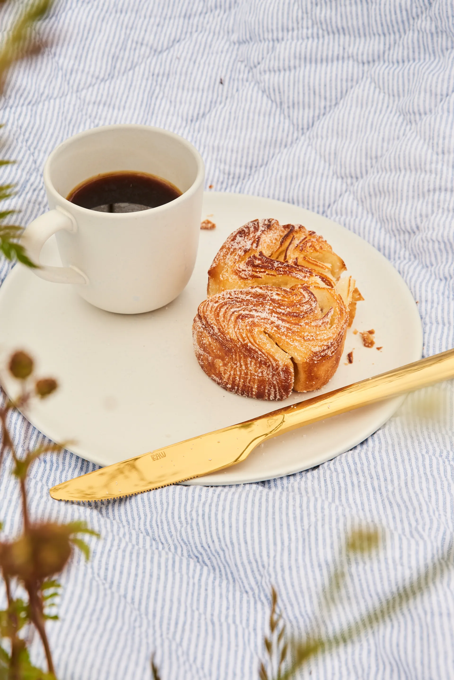 Raw dinner knife 4-pack, Gold Aida