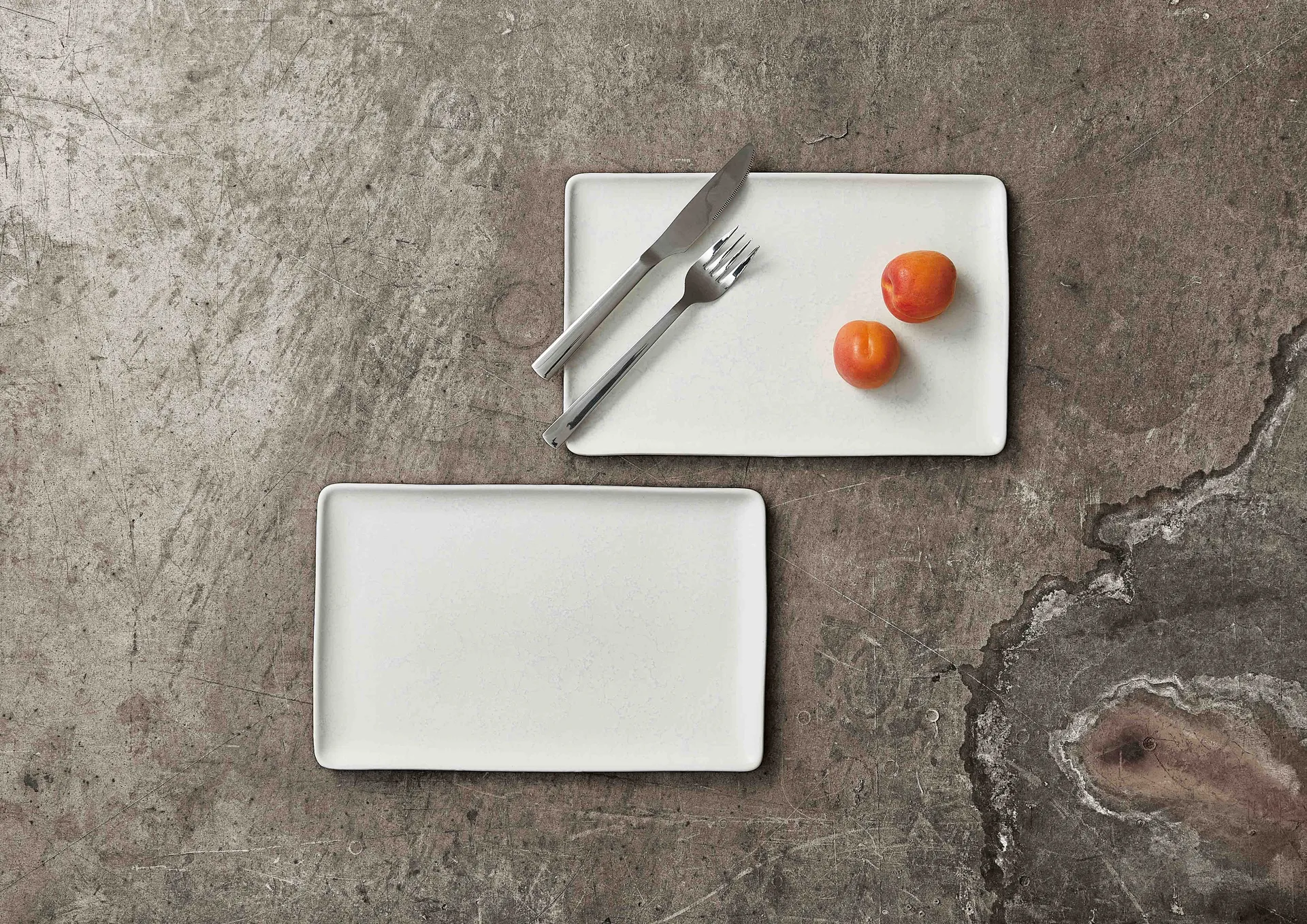 Raw plate 31.5x20 cm, Arctic white Aida