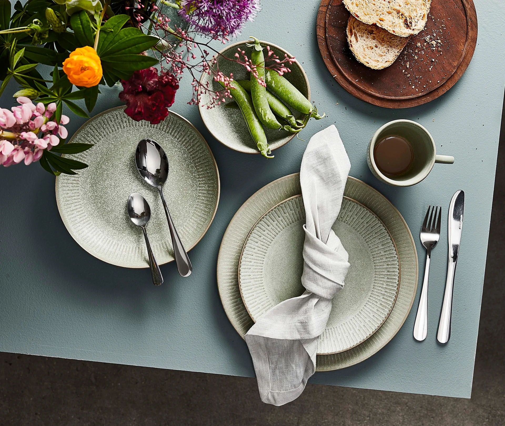 Relief mug 30 cl, green Aida