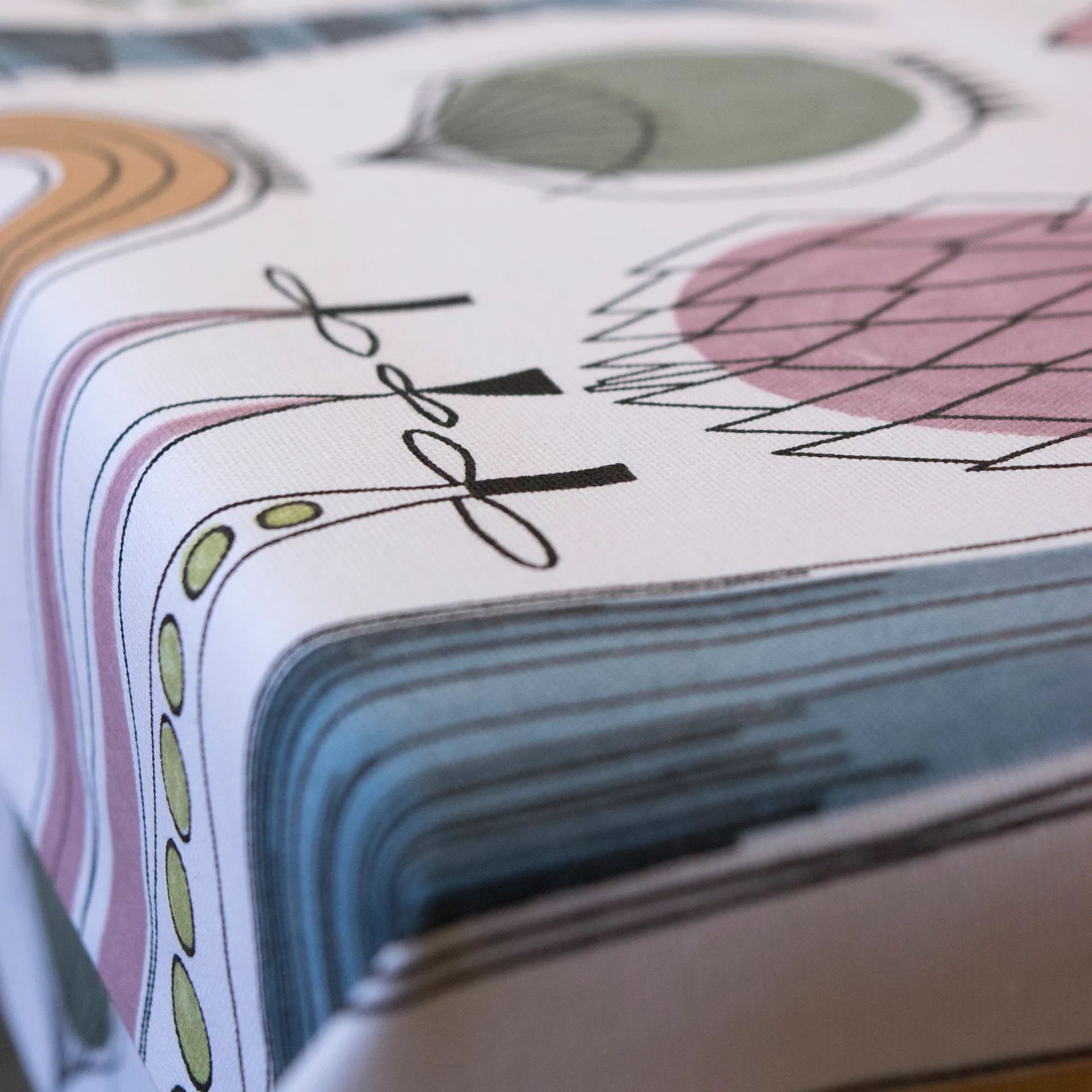 Picknick oilcloth, blue-pink Almedahls