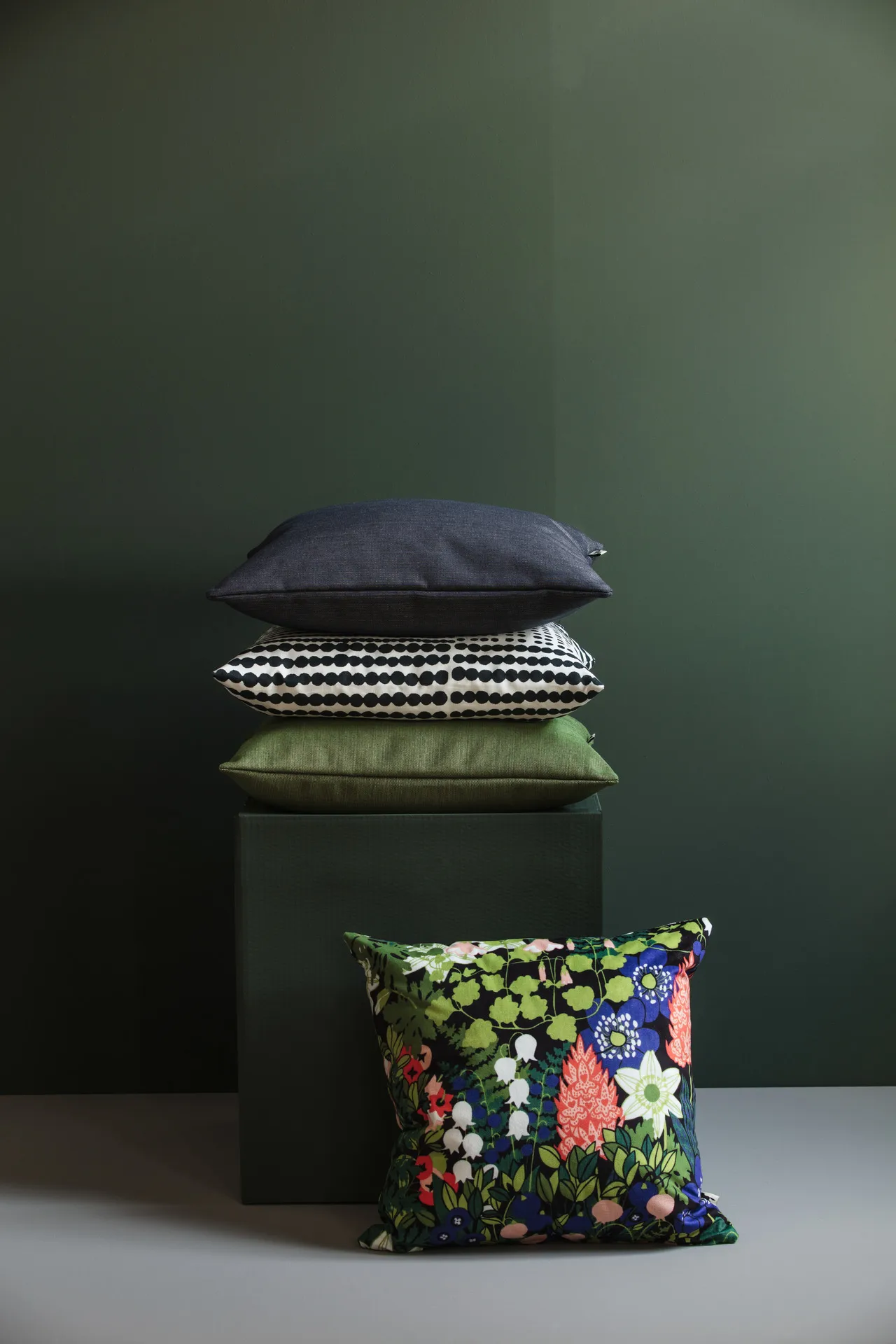 Skogen cushion cover 47x47 cm, Black-multi Almedahls