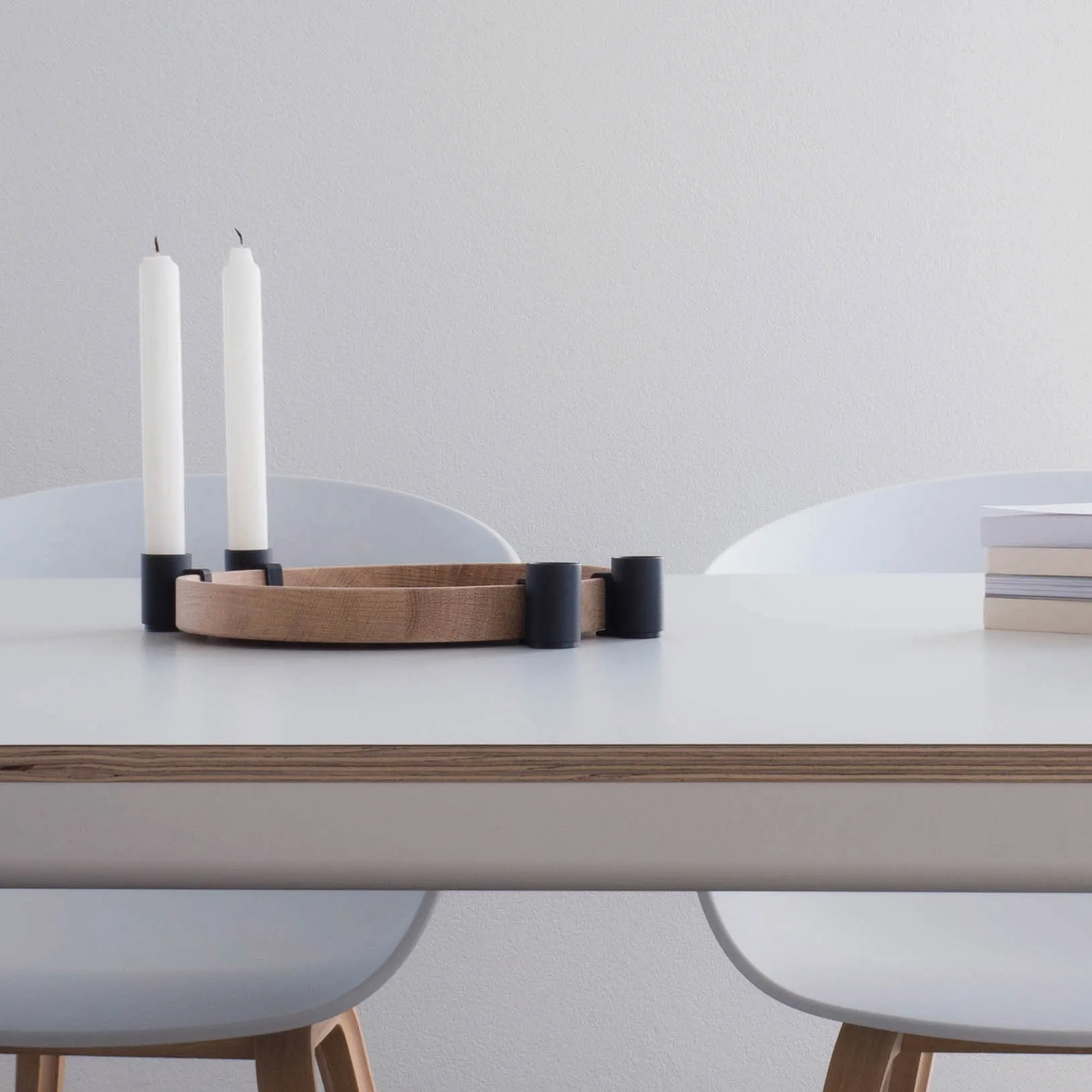 Luna candleholder, oak-black Applicata