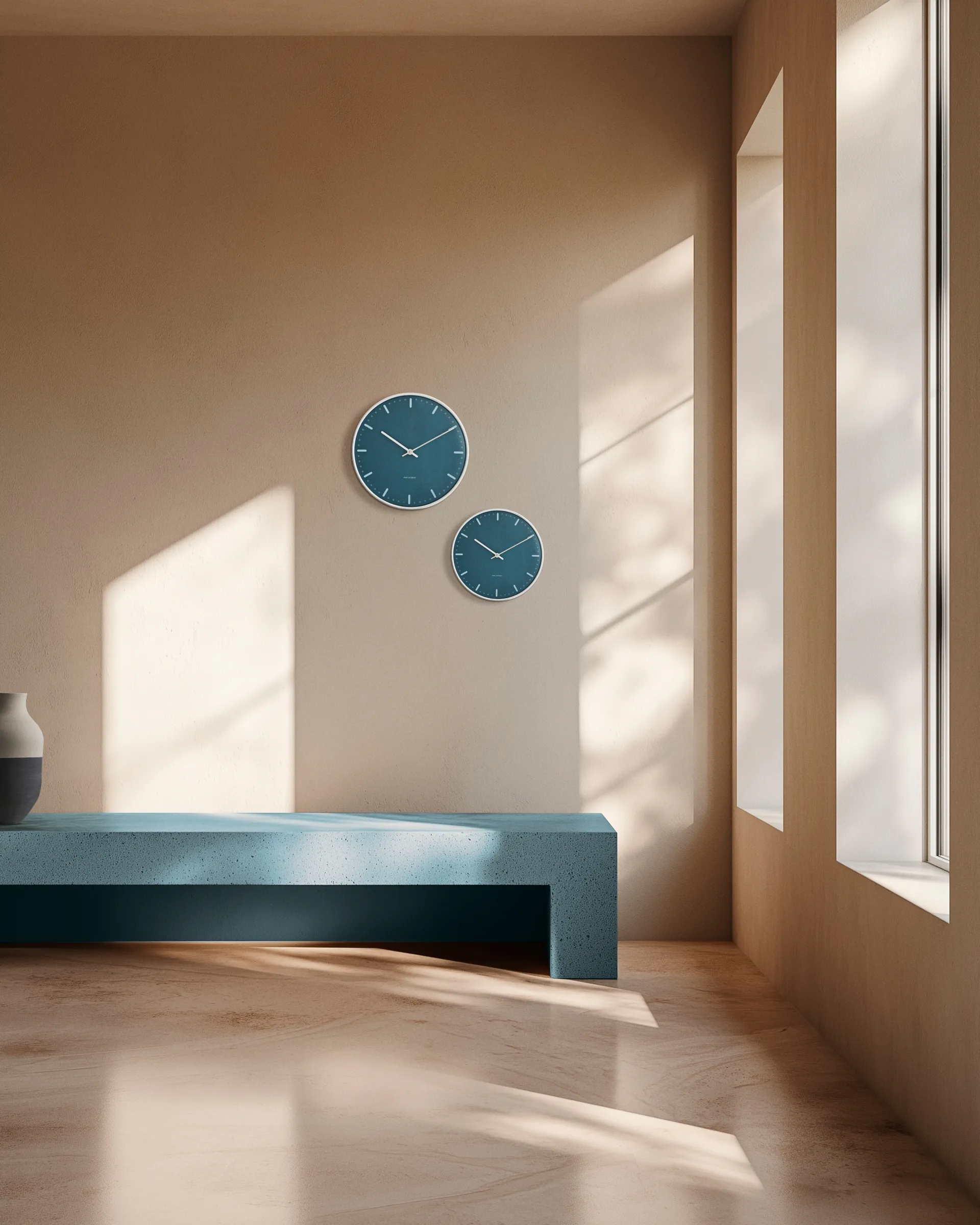 Arne Jacobsen City Hall, Blue, Ø21 cm Arne Jacobsen Clocks