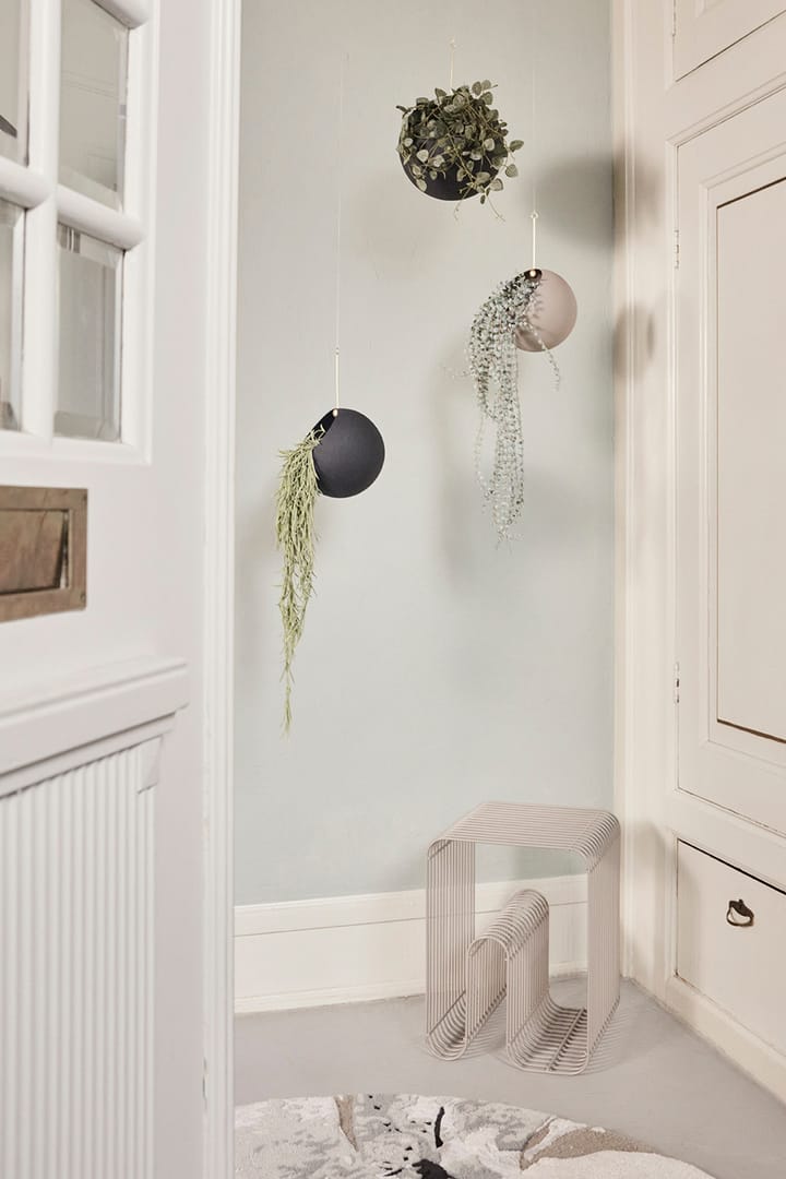 GLOBE hanging pot Ø17 cm h28 cm, Black AYTM
