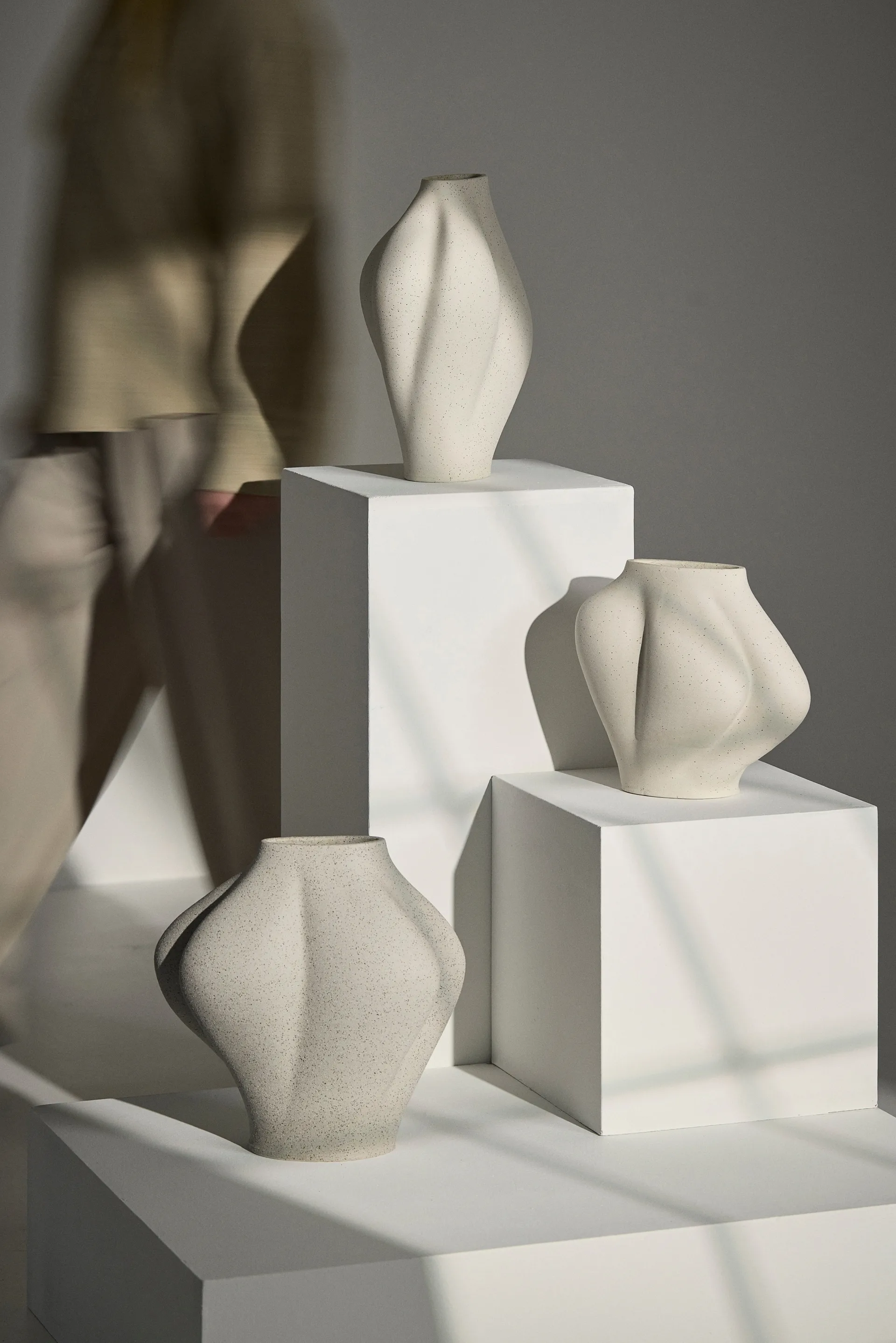 Saltare vase, Taupe, Ø13.8x30 cm AYTM