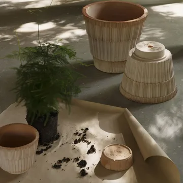 Atlas raw pot with saucer - Pink, Ø25 cm - Bergs Potter