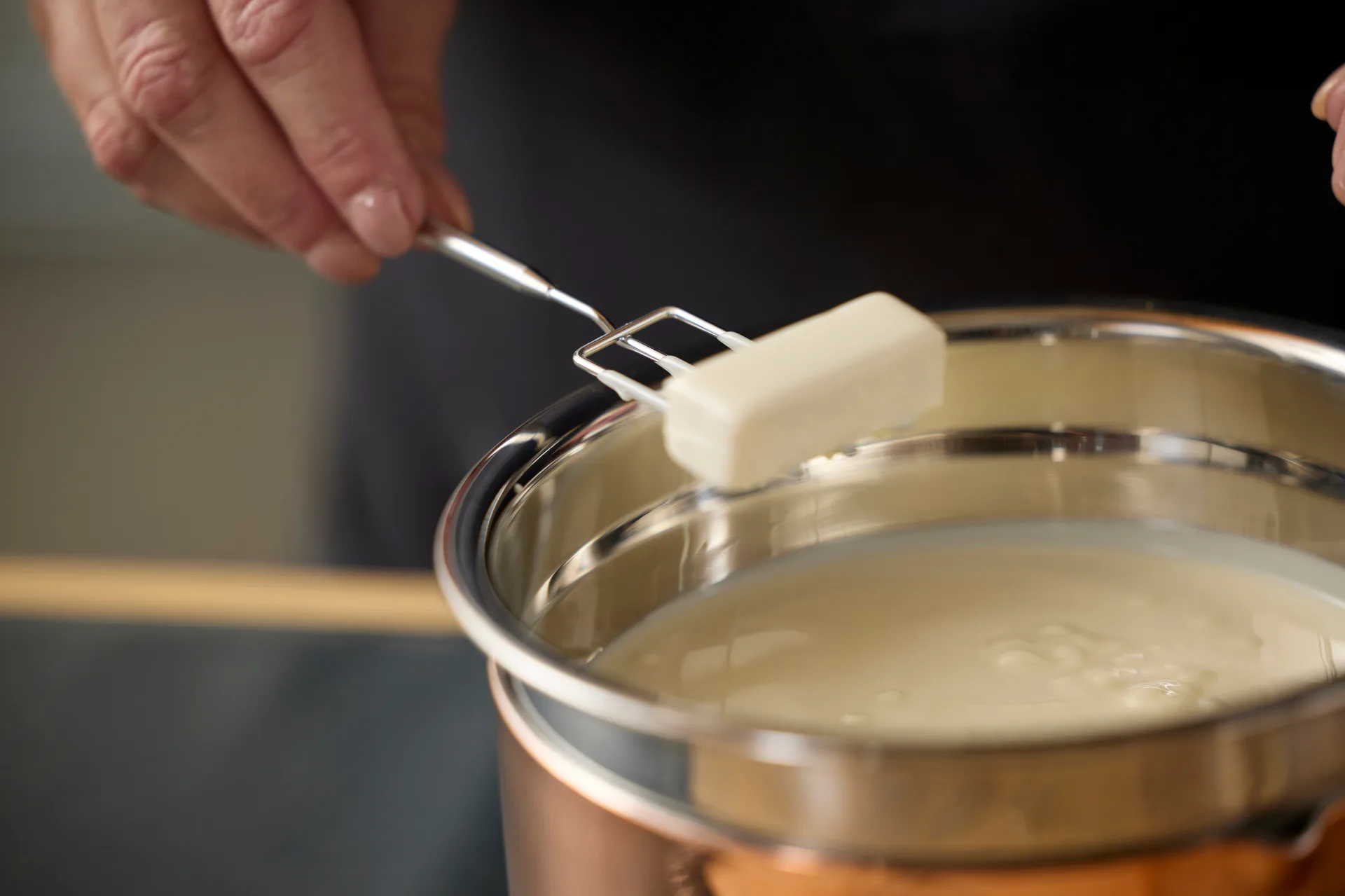 Mixing bowl with silicone base latte., 1.5 liters Blomsterbergs