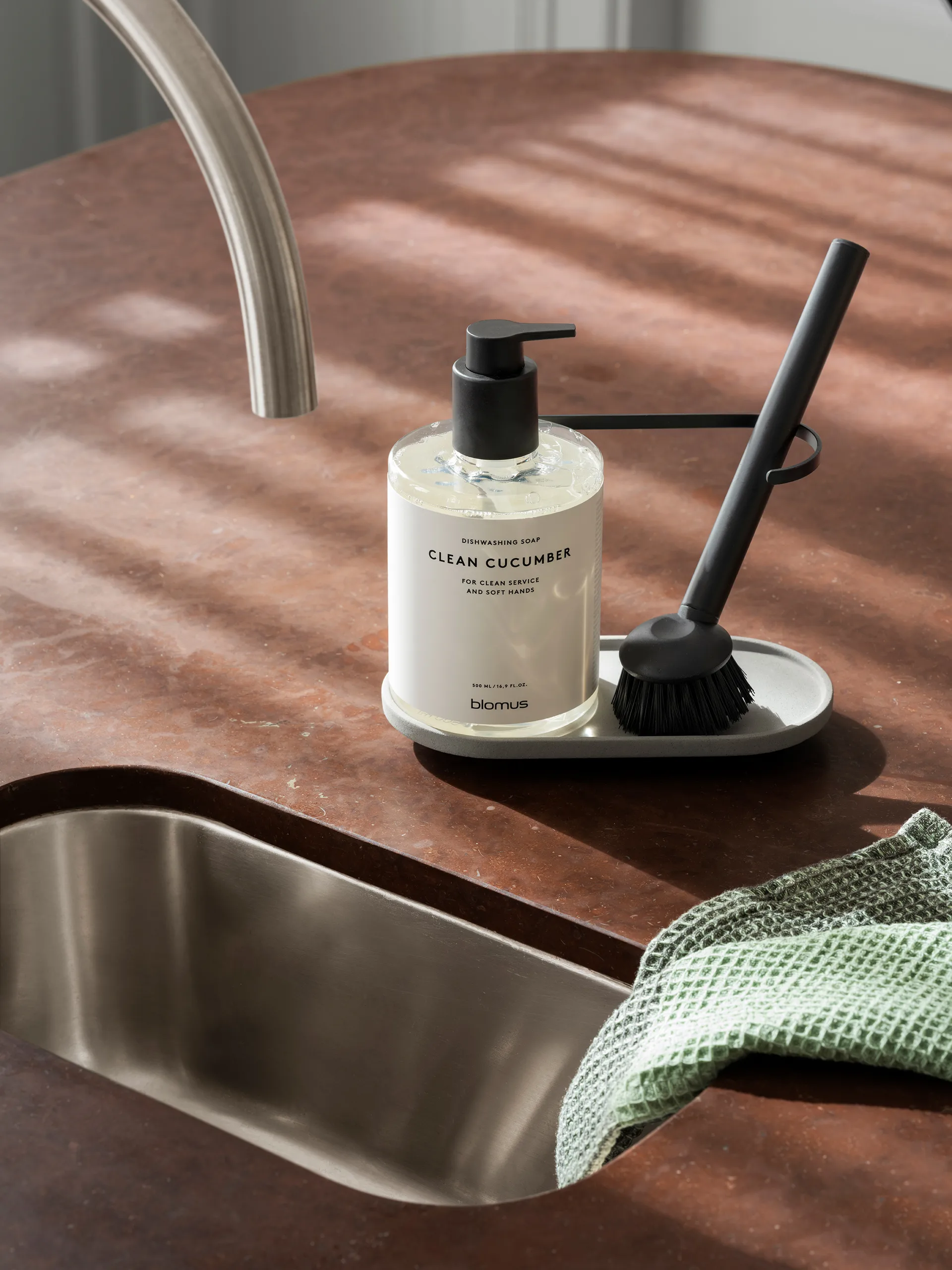 Dhuva dish brush and soap holder, Micro Chip blomus