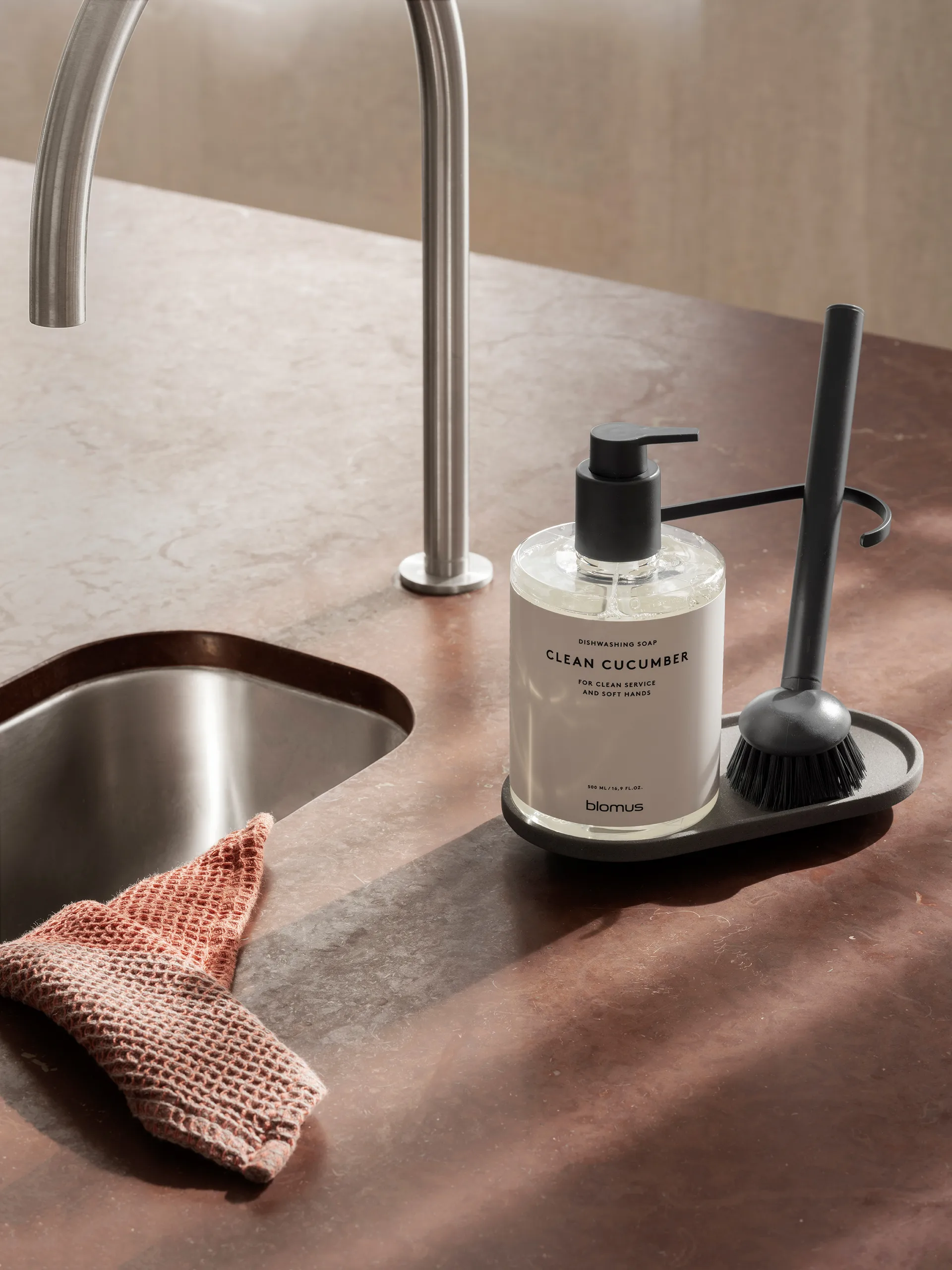 Dhuva dish brush and soap holder, Micro Chip blomus