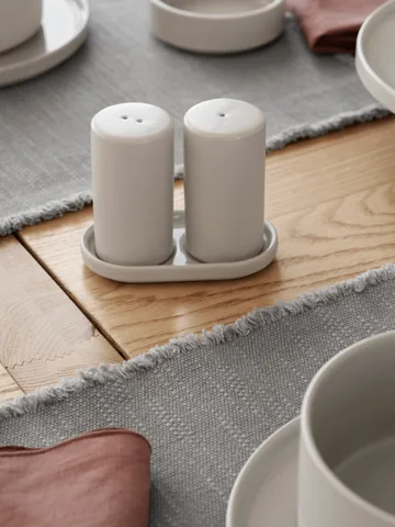 Pilar salt and pepper shakers, set of 2 - Moonbeam, Ø4.5x11.5 cm - blomus