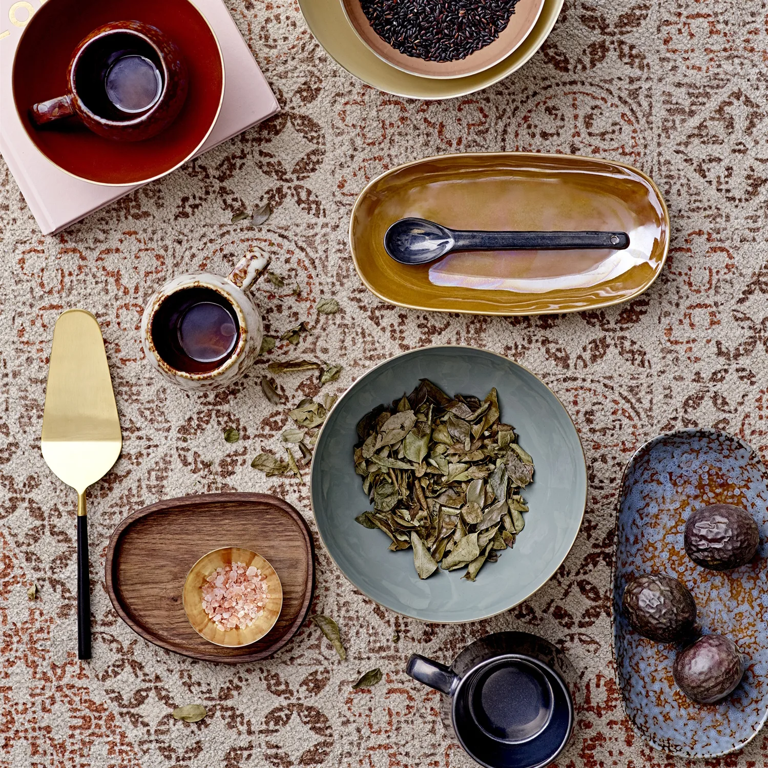 Bloomingville cake slice 28 cm, black-gold Bloomingville