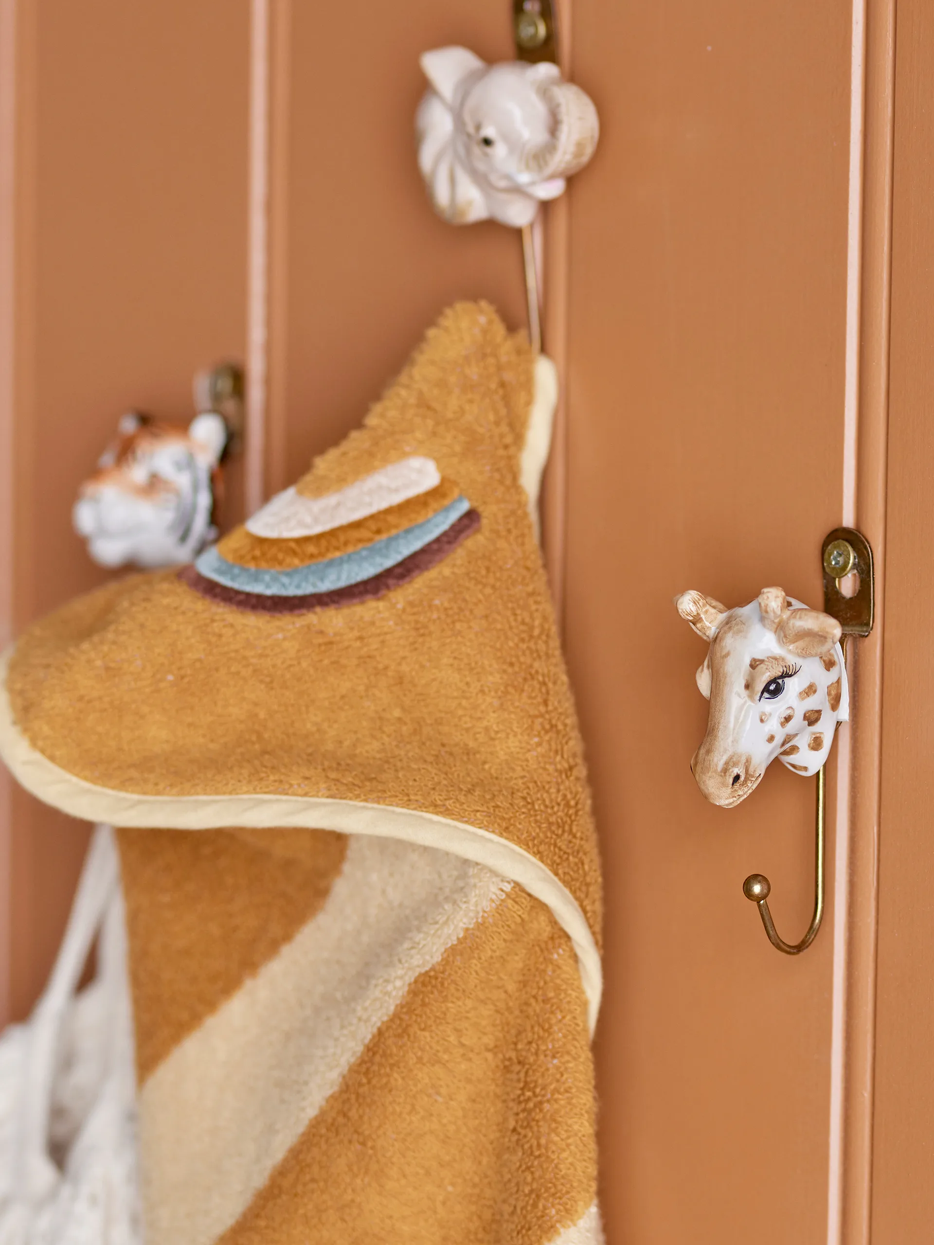 Nosa hook, Brown giraffe Bloomingville
