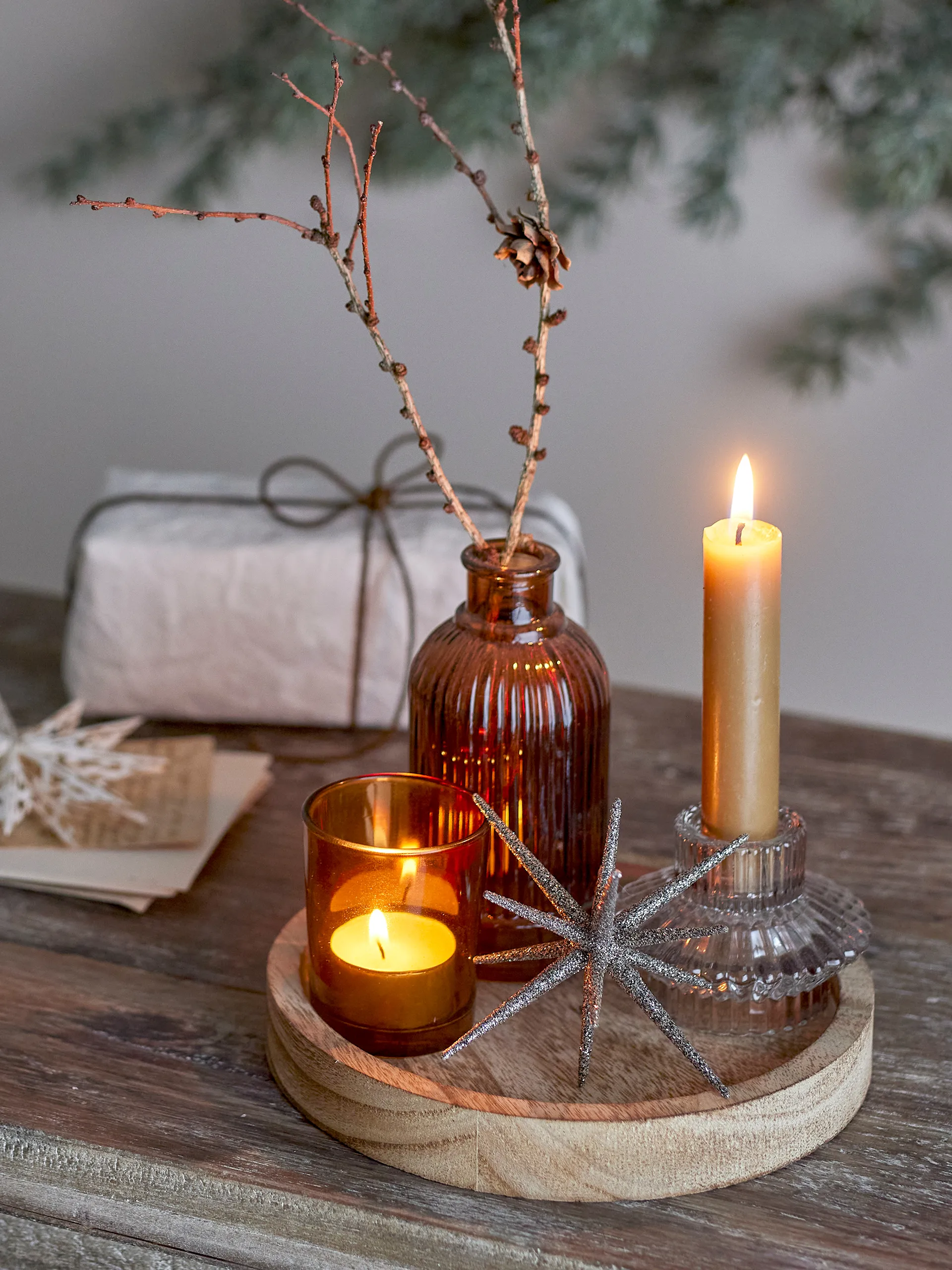 Sanga round tray with decorative objects 6 pieces, Gold Bloomingville