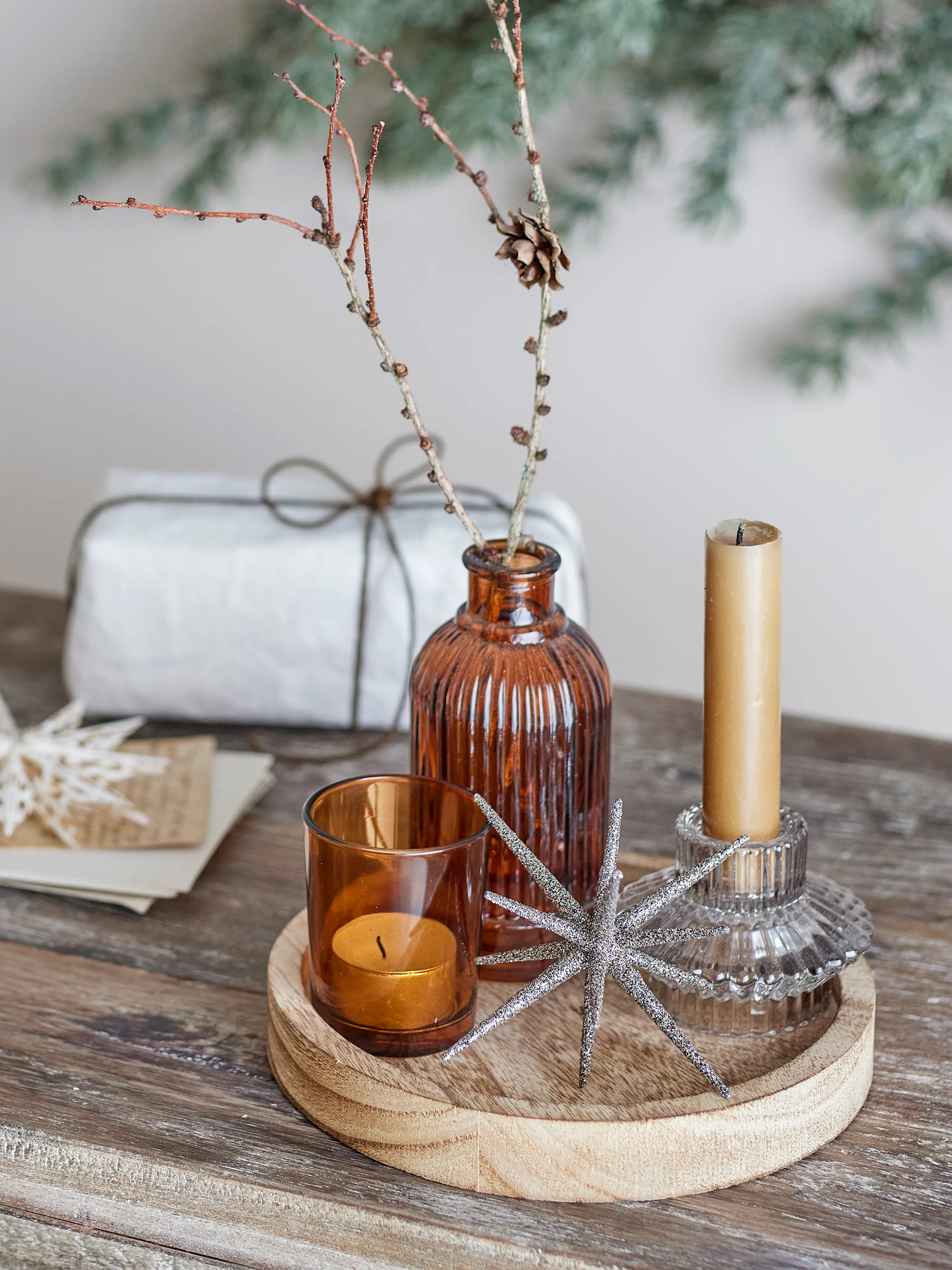 Sanga round tray with decorative objects 6 pieces, Gold Bloomingville