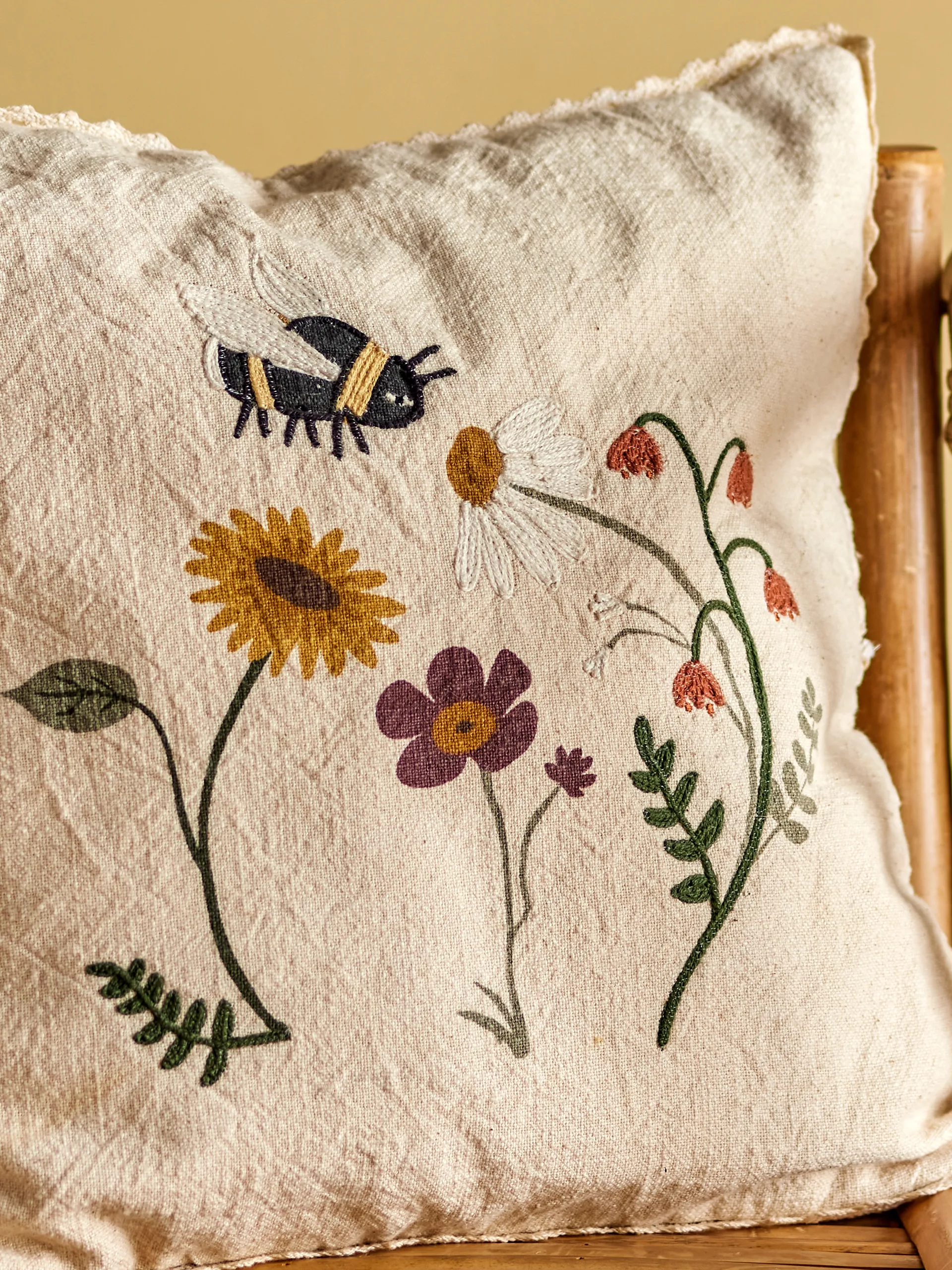 Tibbe cushion 40x40 cm, Nature floral Bloomingville