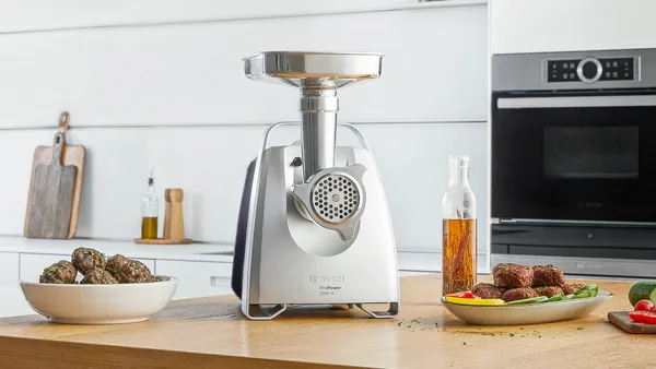 Bosch ProPower MFW68660 meat grinder 2200W, Black-chrome Bosch