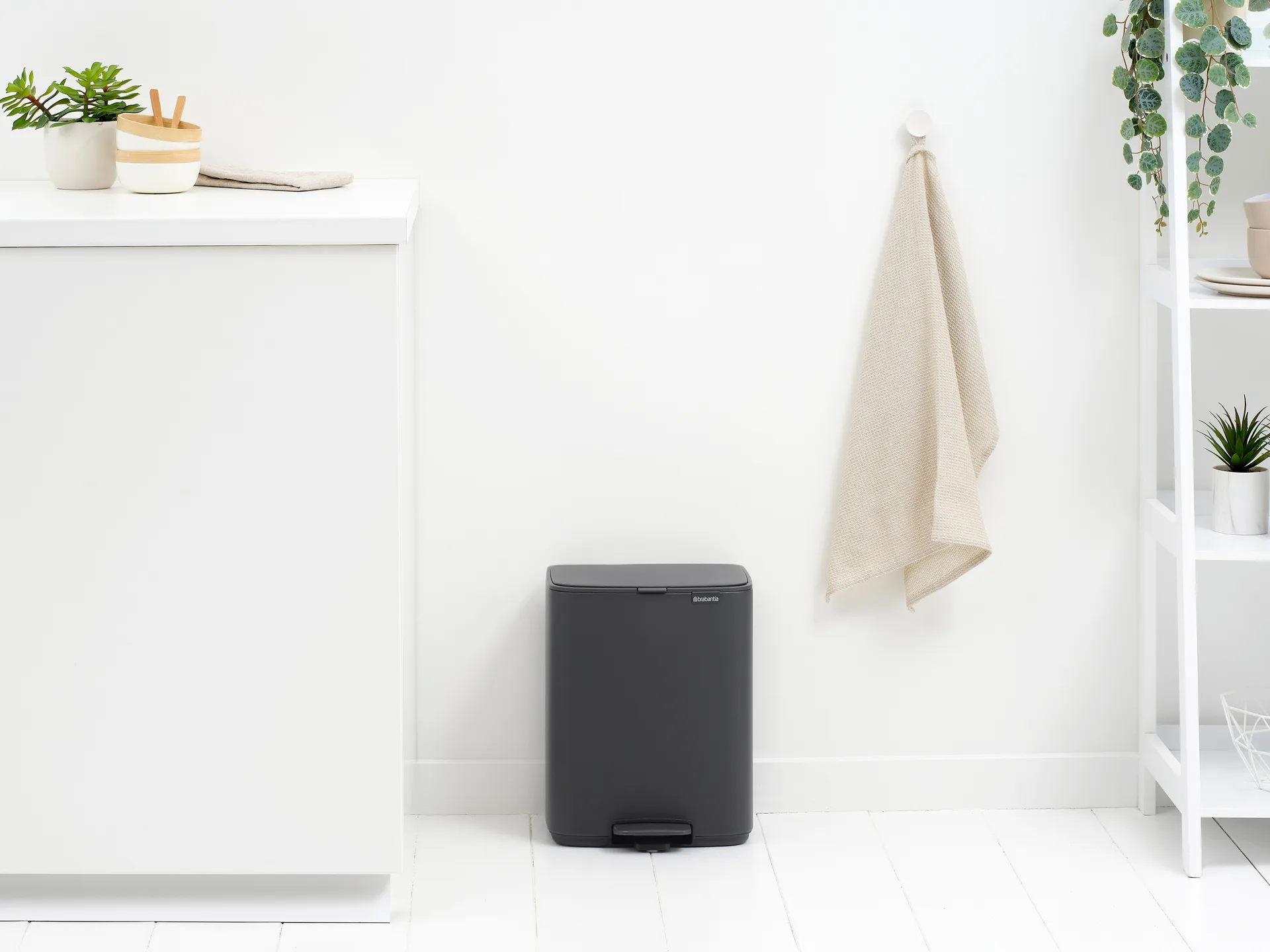 Bo pedal bin 12 L, Mineral Infinite Grey Brabantia