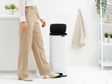 Bo pedal bin 30 L - White - Brabantia