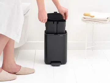 Bo pedal bin 4 L - Matt Black - Brabantia