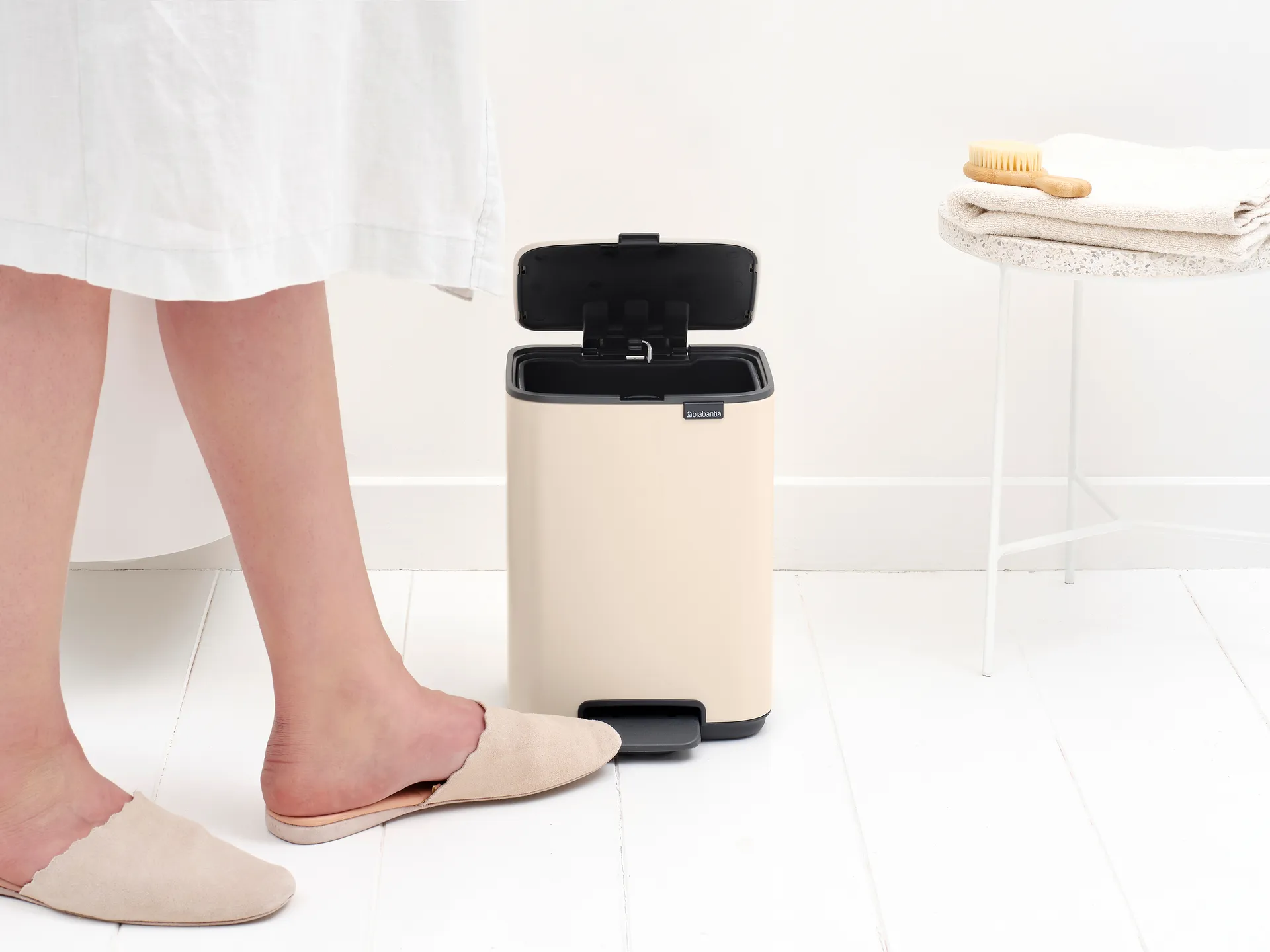 Bo pedal bin 4 L, Soft Beige Brabantia