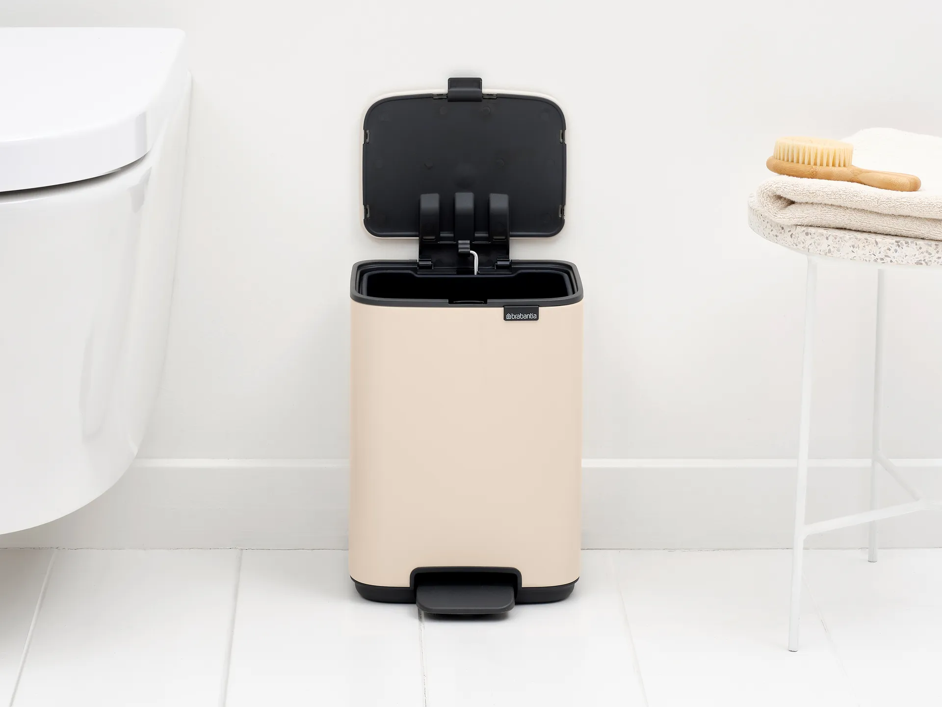 Bo pedal bin 4 L, Soft Beige Brabantia