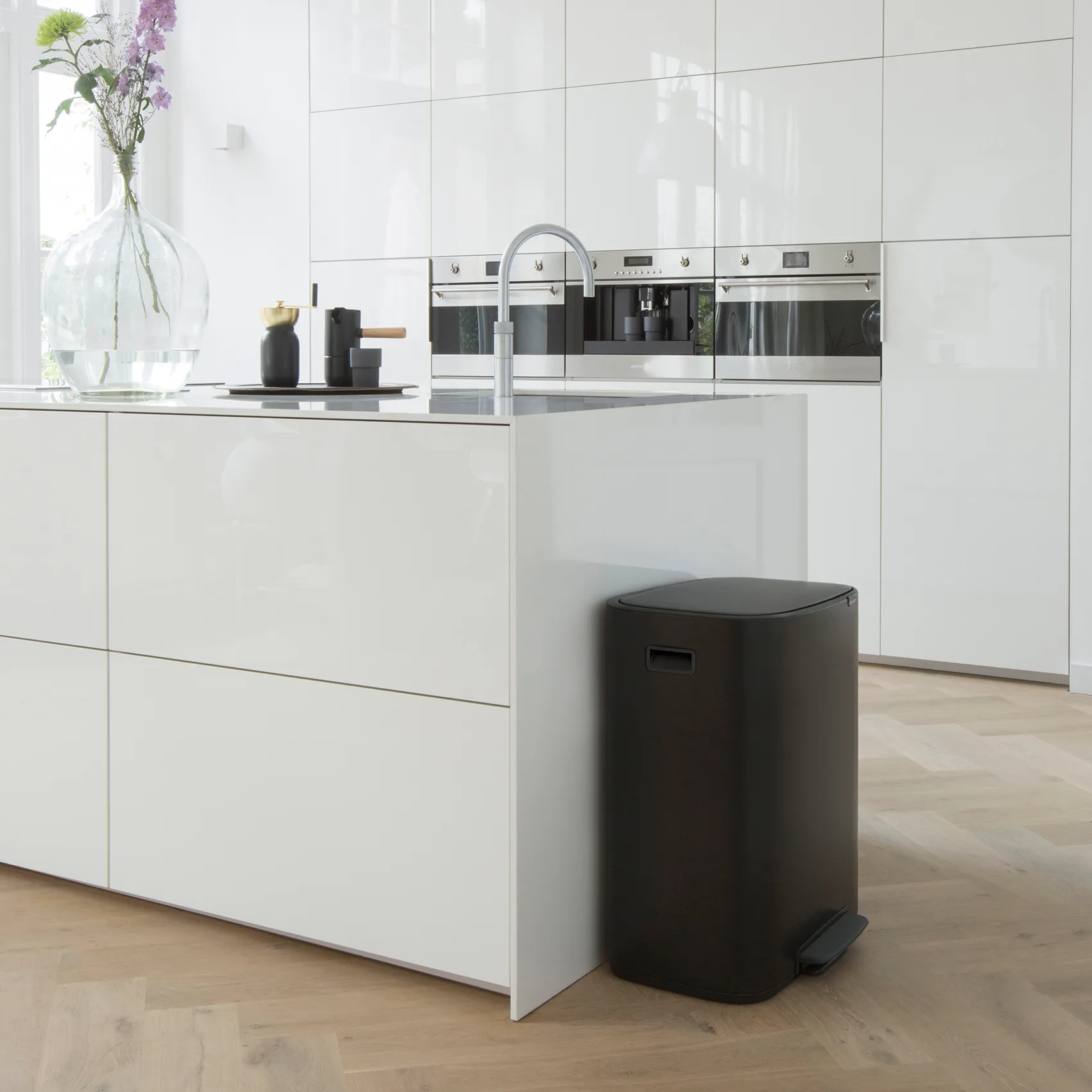 Bo pedal bin 60 L, black Brabantia