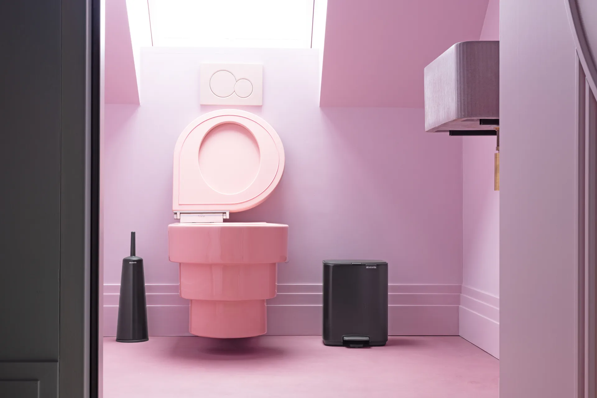 Bo pedal bin 7 L, Matt Black Brabantia