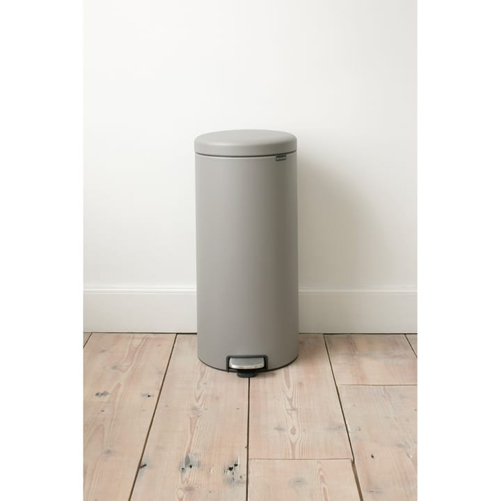 New Icon pedal bin 30 liter, Mineral concrete grey Brabantia