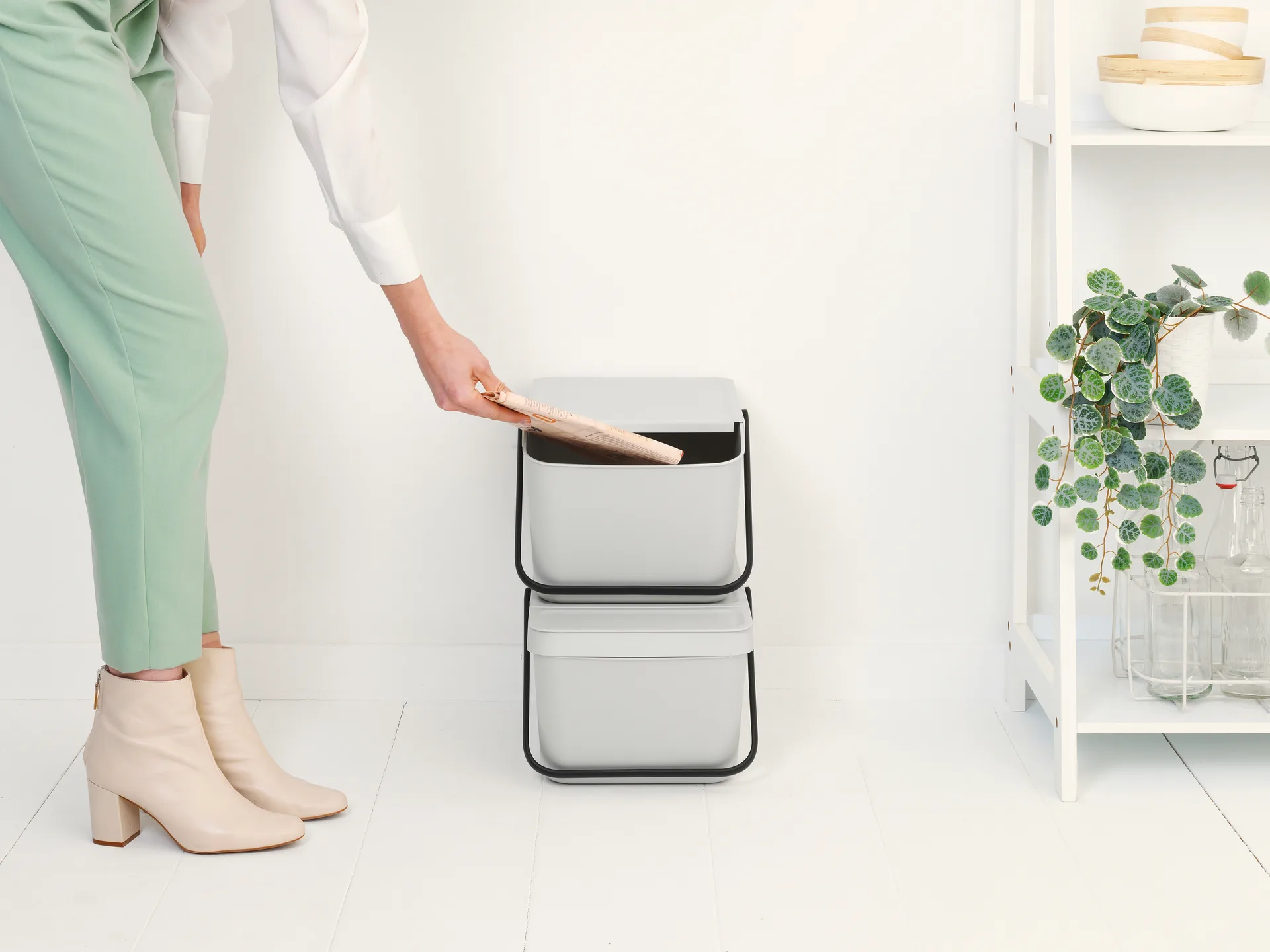 Sort & Go stackable waste bucket 20 L, Light grey Brabantia