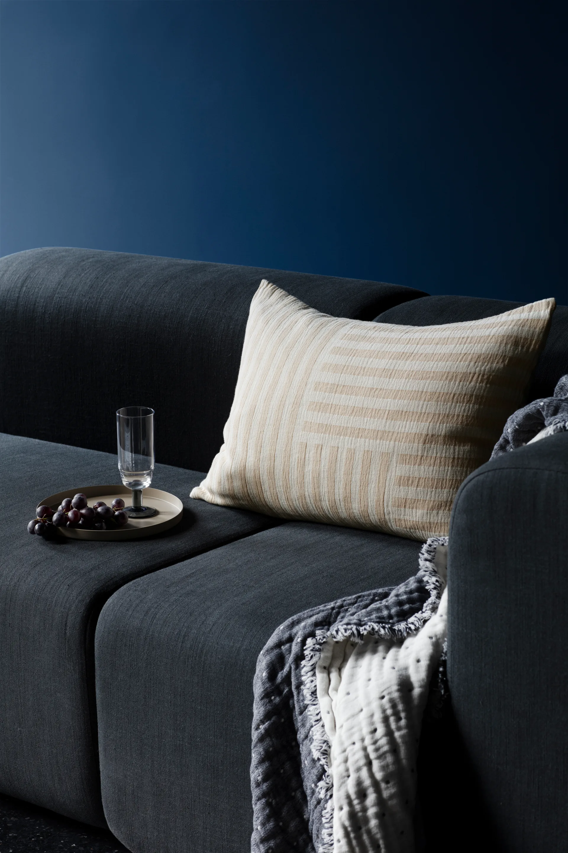 Nordic Bistro champagne glass 20 cl, Clear-smoke stem Broste Copenhagen