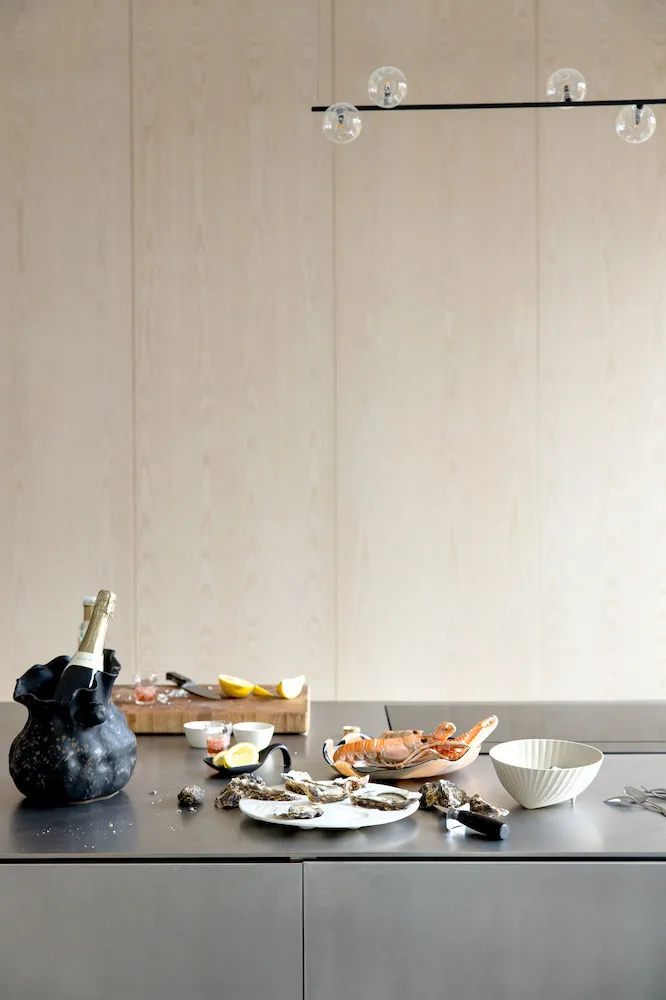 Crescendo wine cooler, Black Byon