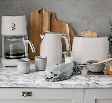 Champion Creme White kettle - Beige, 1.7 l - Champion