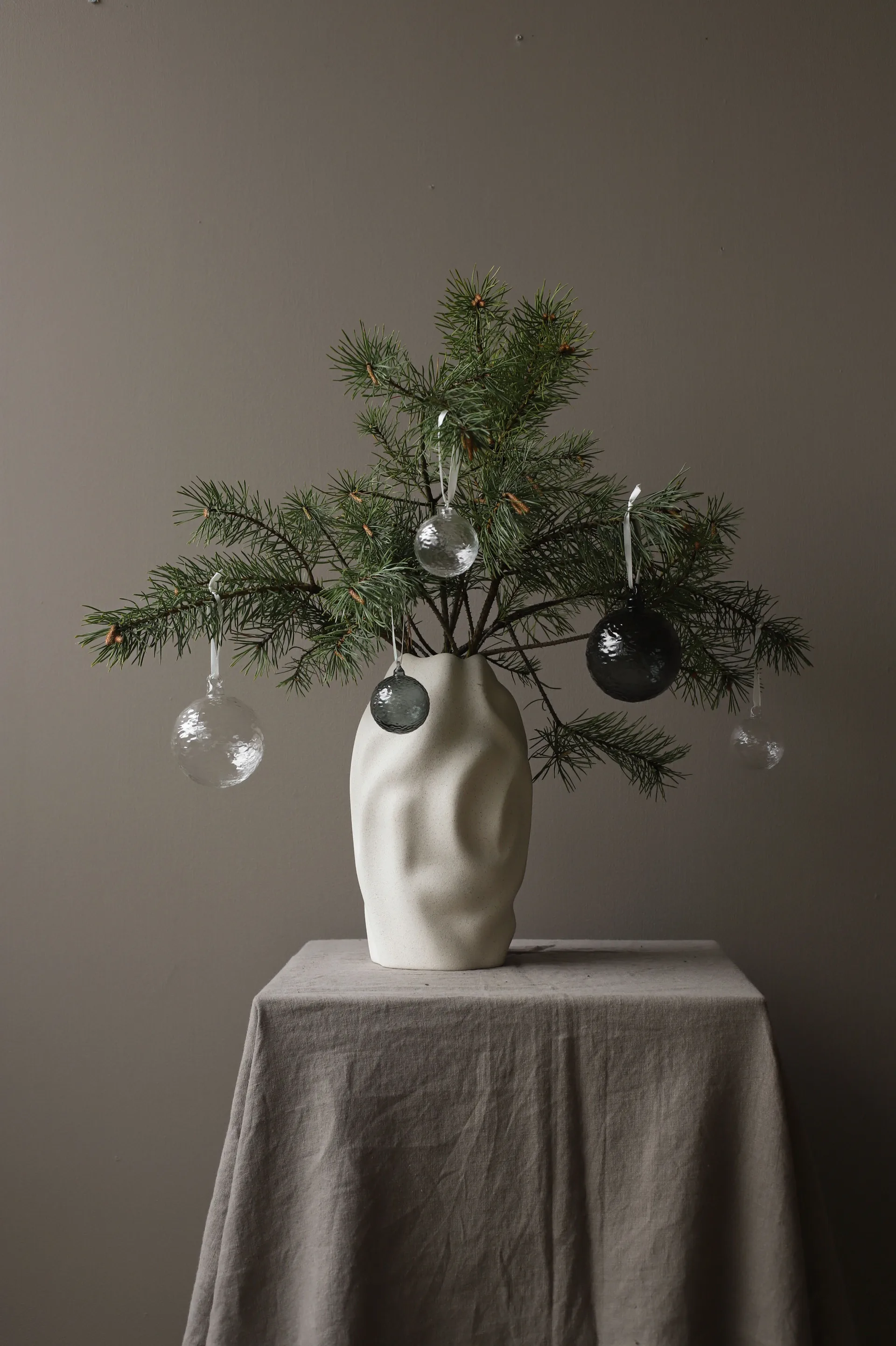 Gry Marble Christmas bauble Ø5 cm, Clear Cooee Design