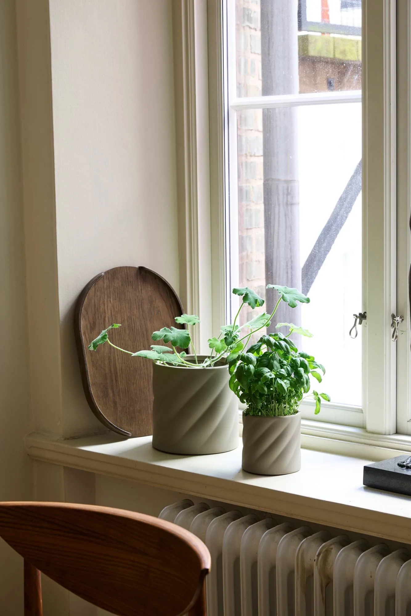 Twist plant pot, Sand, small Ø12 cm Cooee Design