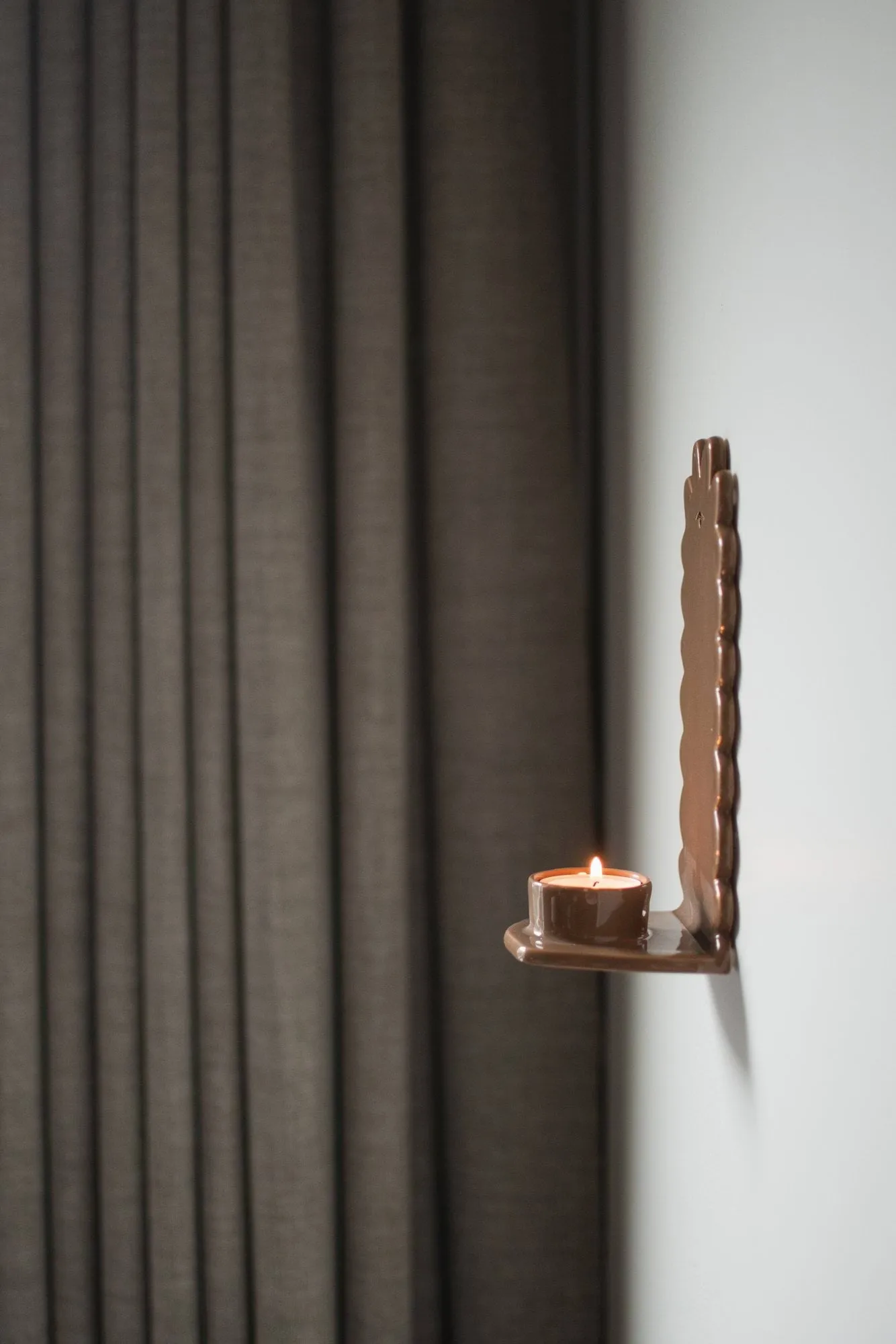 Flowery wall candle holder, Shiny nougat DBKD