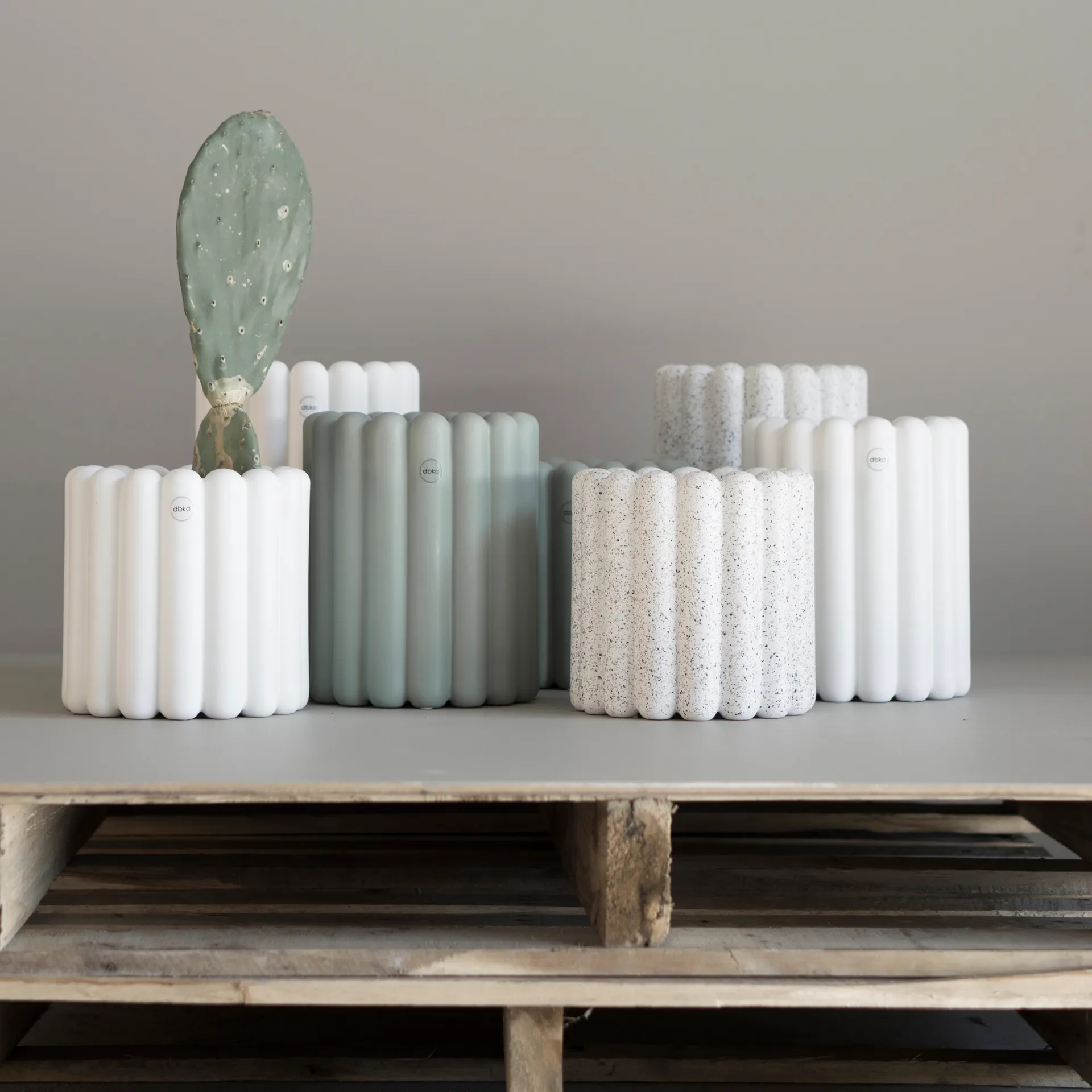 Mist flower pot small Ø19x19 cm, White DBKD