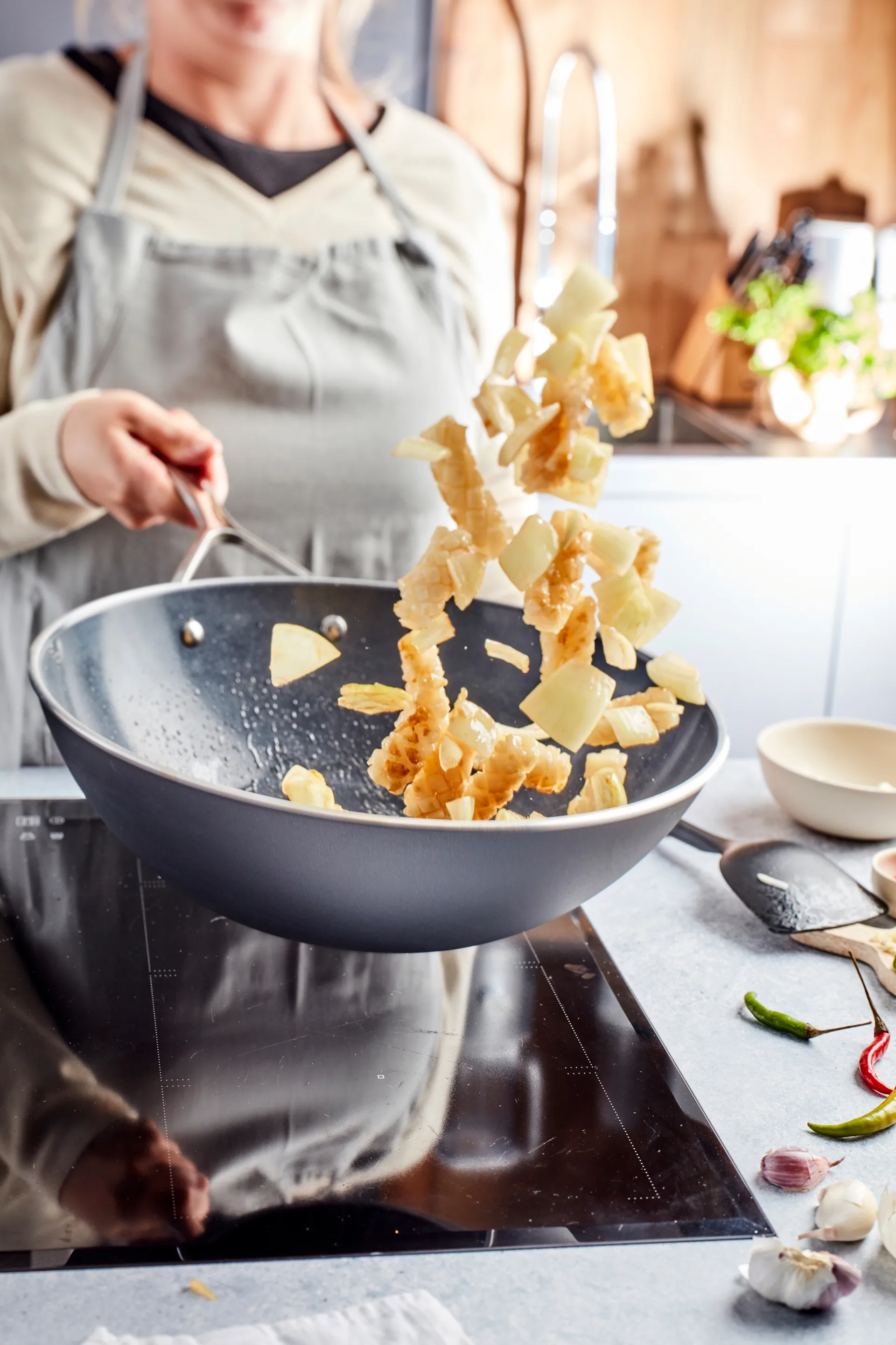 Alu Pro 5 Ceraforce wok pan ceramic 5-ply, Ø30 cm Demeyere