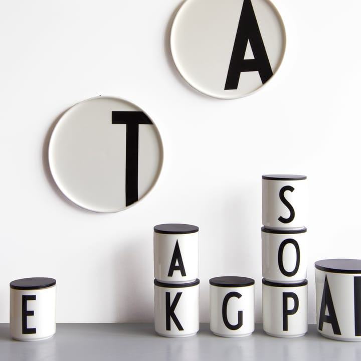 Design Letters cup, B Design Letters