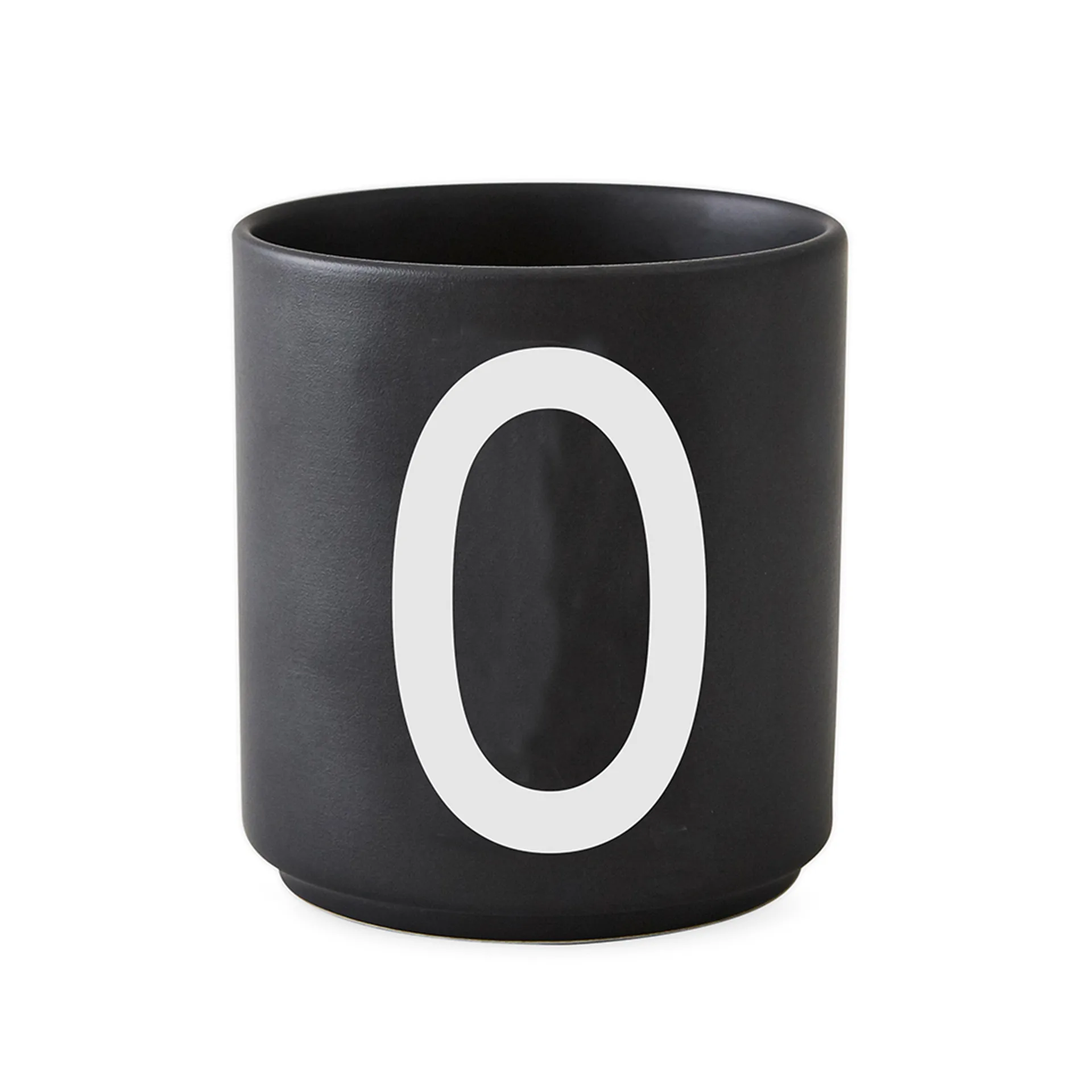 Design Letters cup black, O Design Letters