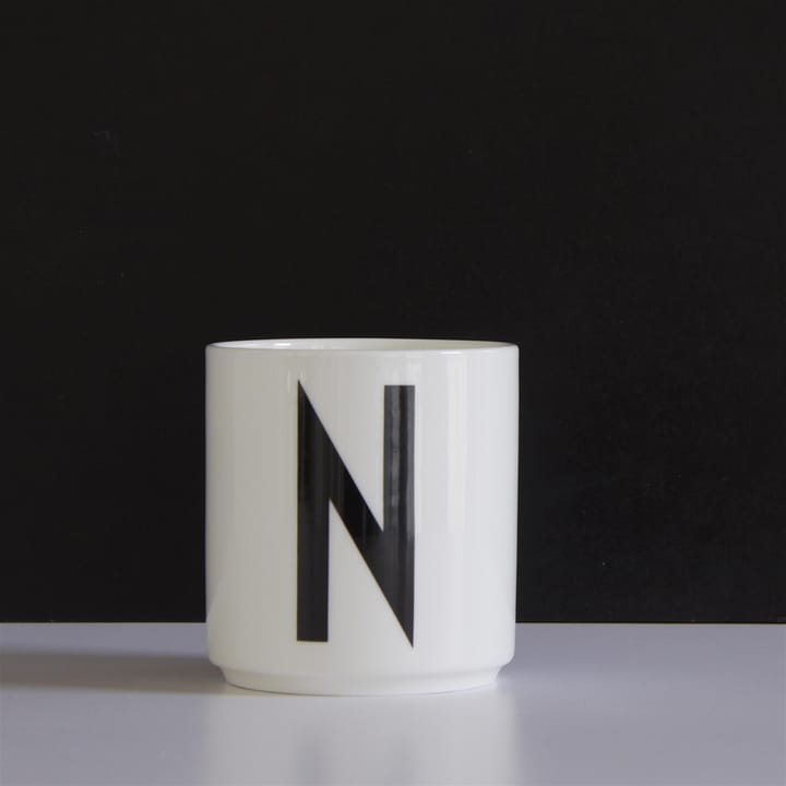Design Letters cup, N Design Letters