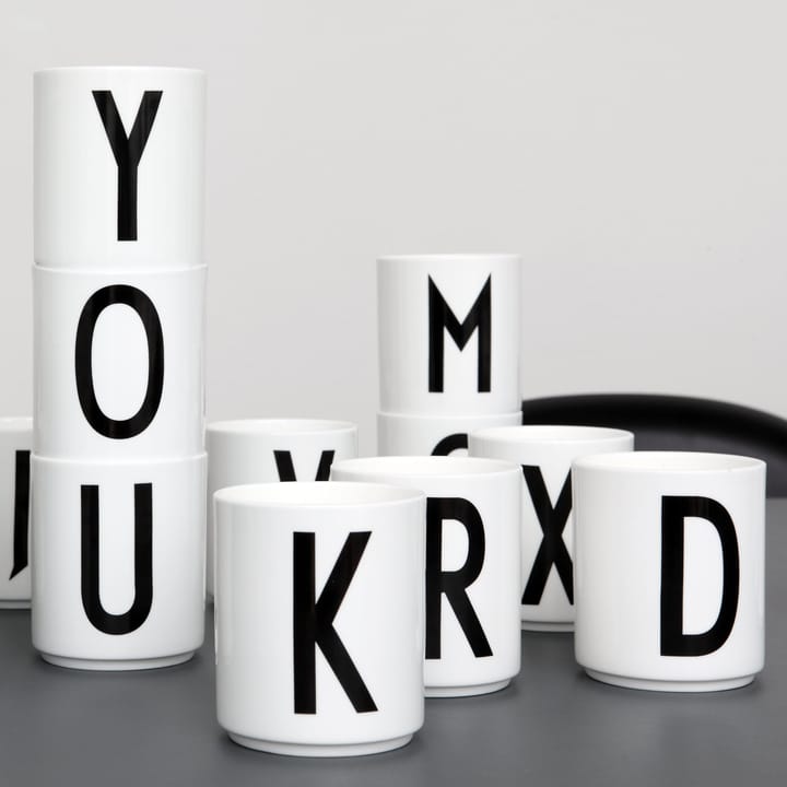 Design Letters cup, R Design Letters