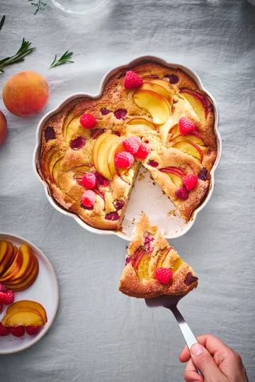 Emile Henry Madeleine heart mold - Cream - Emile Henry