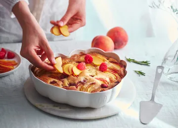 Emile Henry Madeleine heart mold - Cream - Emile Henry